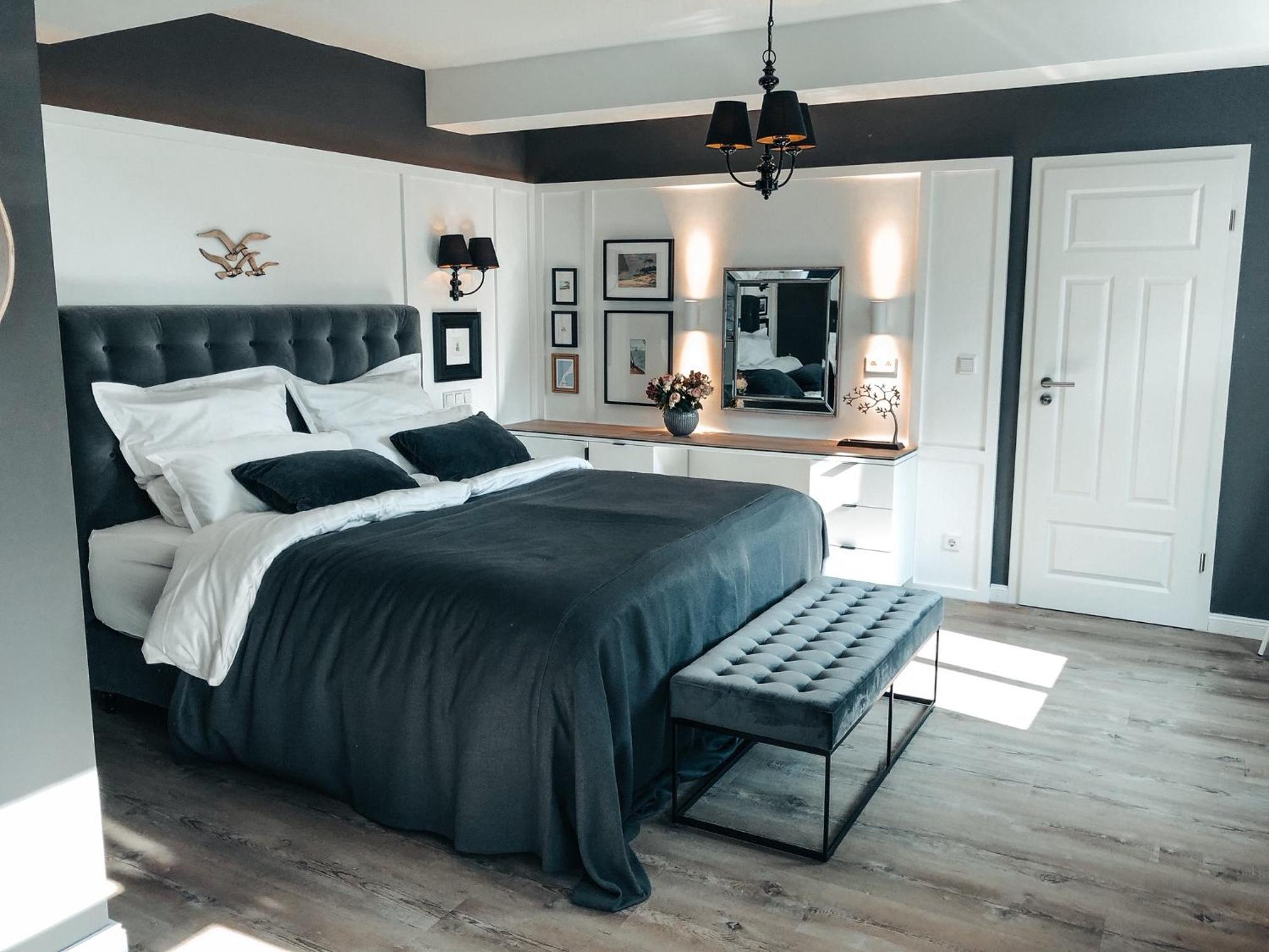 One-Bedroom Apartment - Photo 1