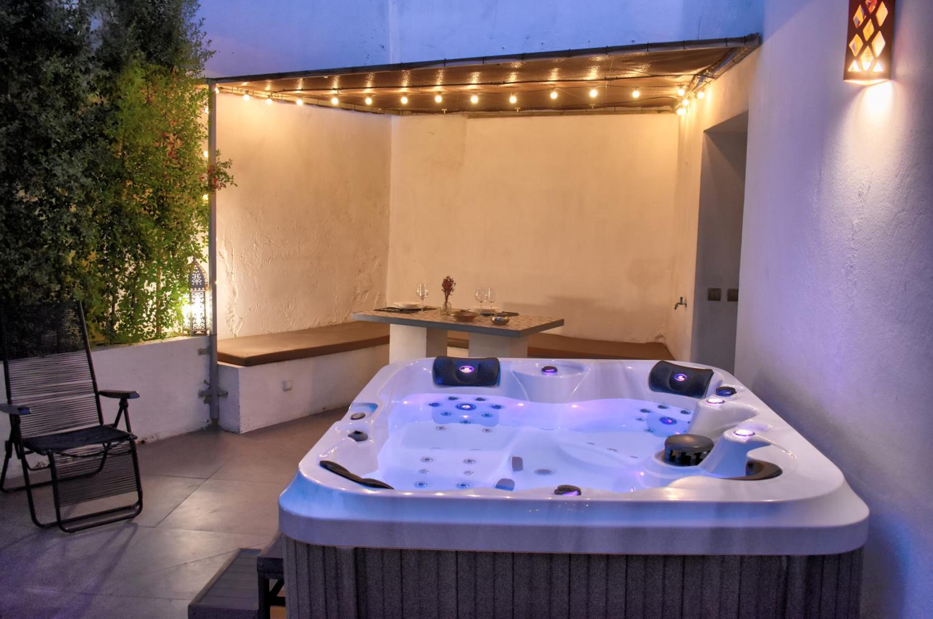 Apartment with Private Patio and Outdoor Spa photo 2
