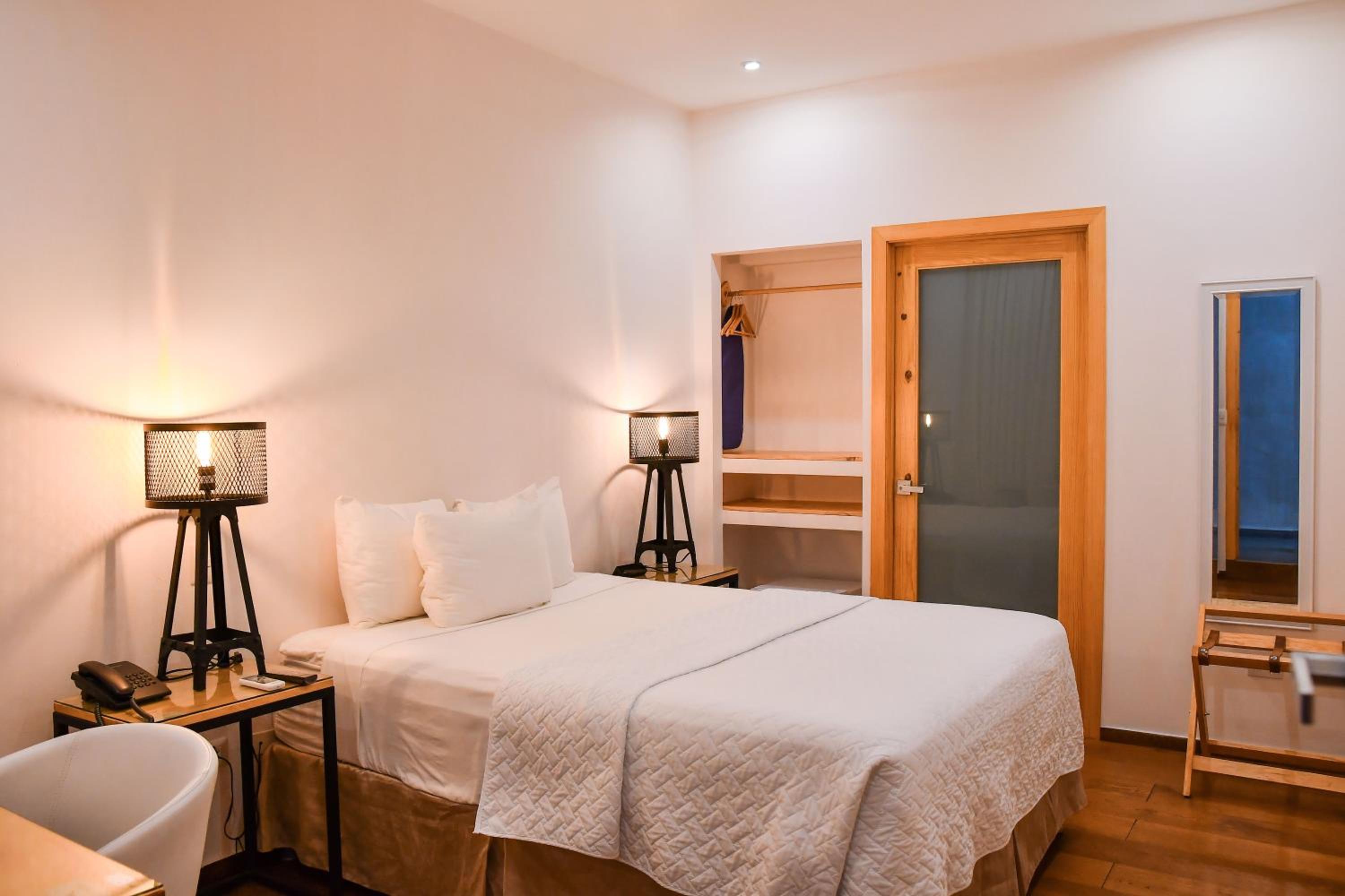 Single Room photo 1