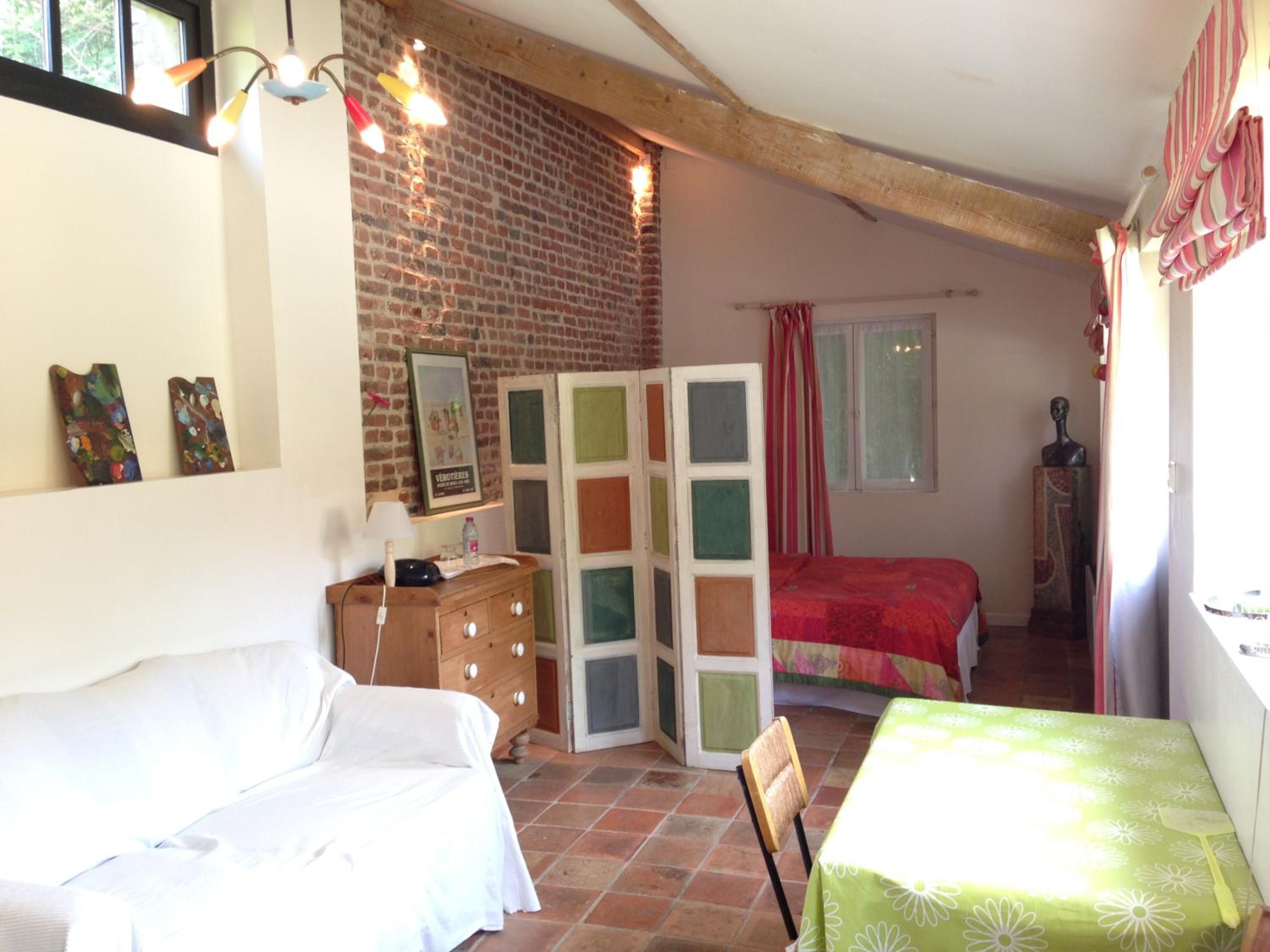 Studio (2 Adults)