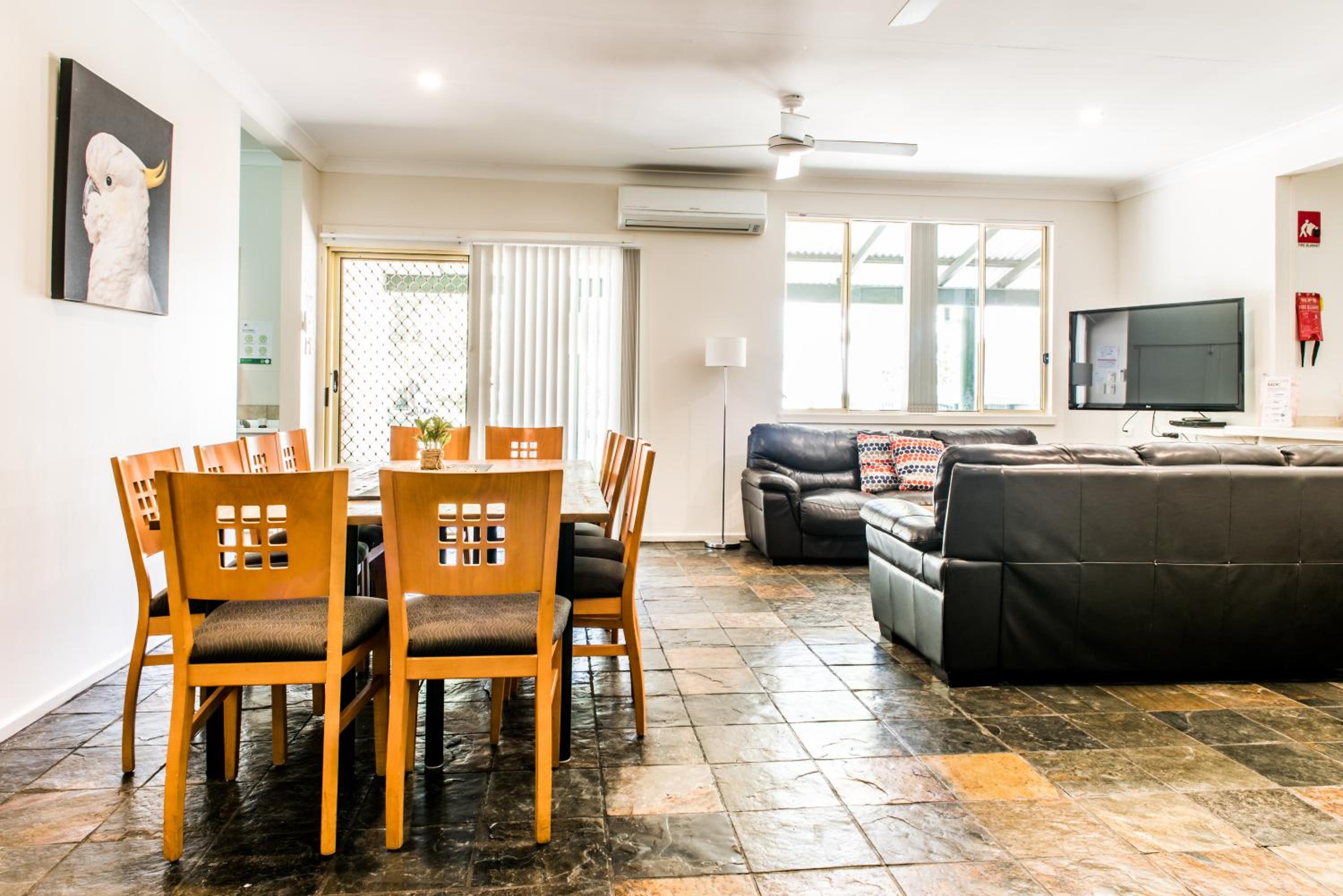 Three-Bedroom House photo 2