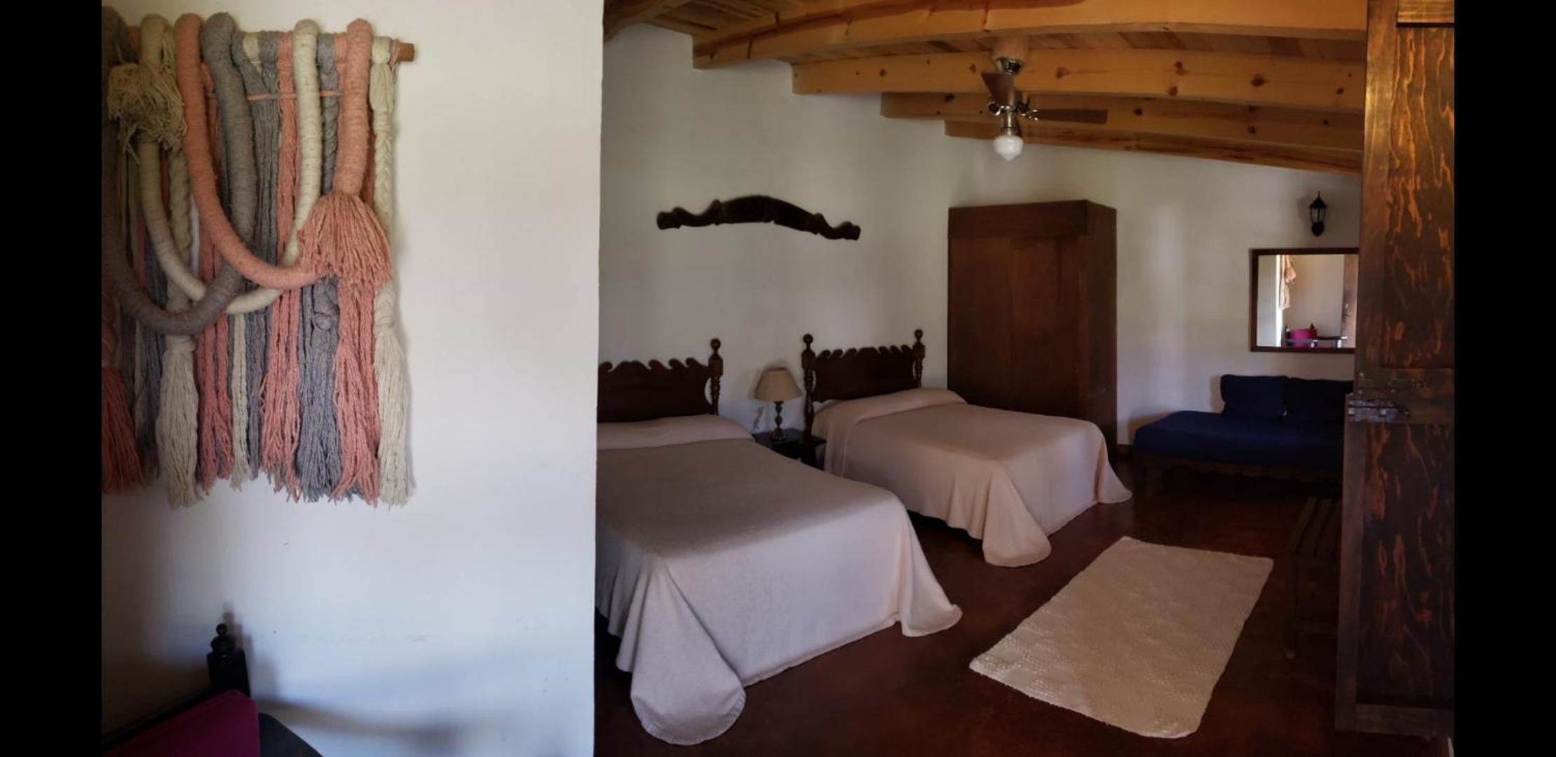 Deluxe Double Room (2 Adults + 1 Child) - Photo 1