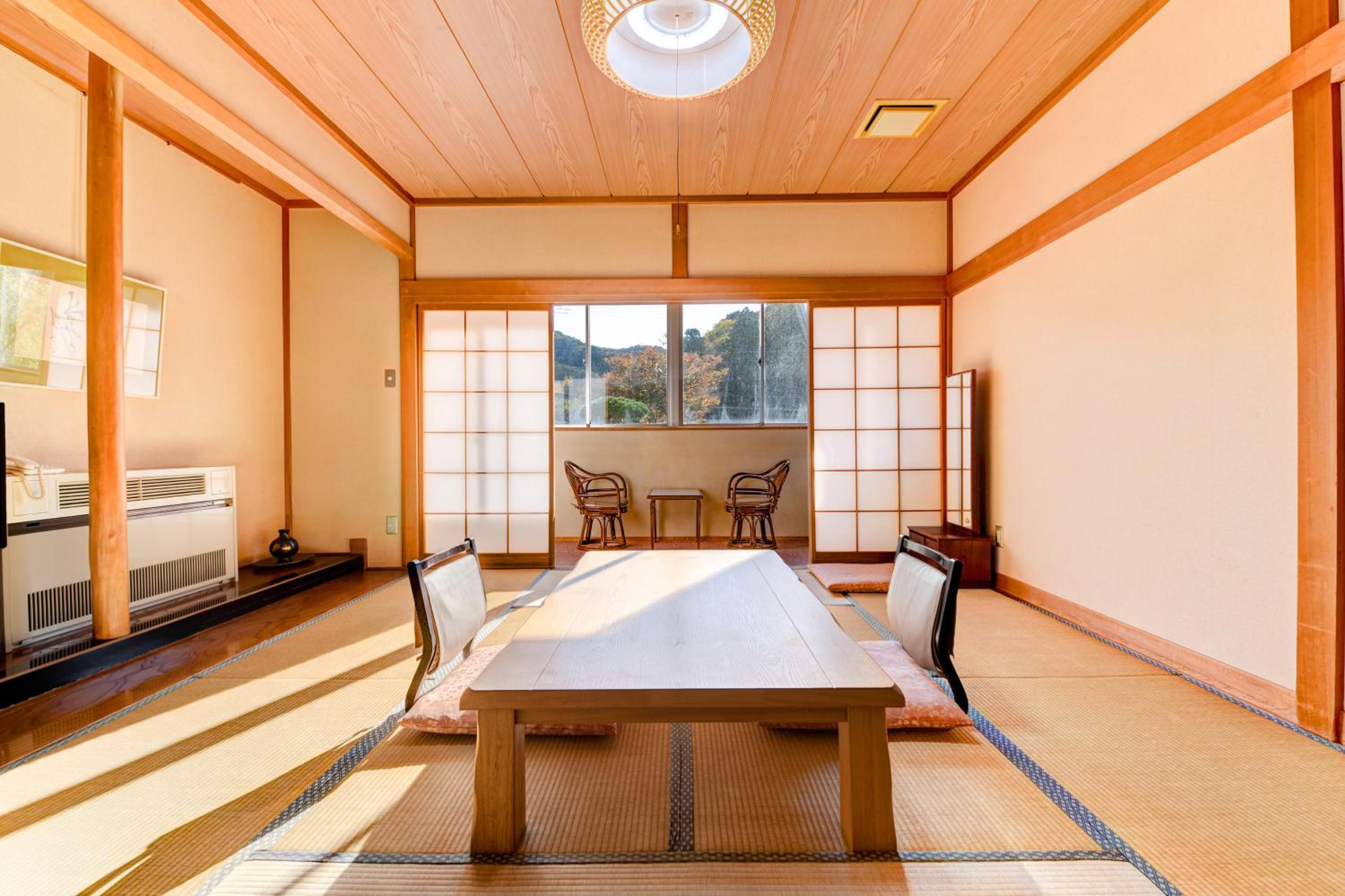 Japanese-Style Room with Private Bathroom and Toilet photo 1