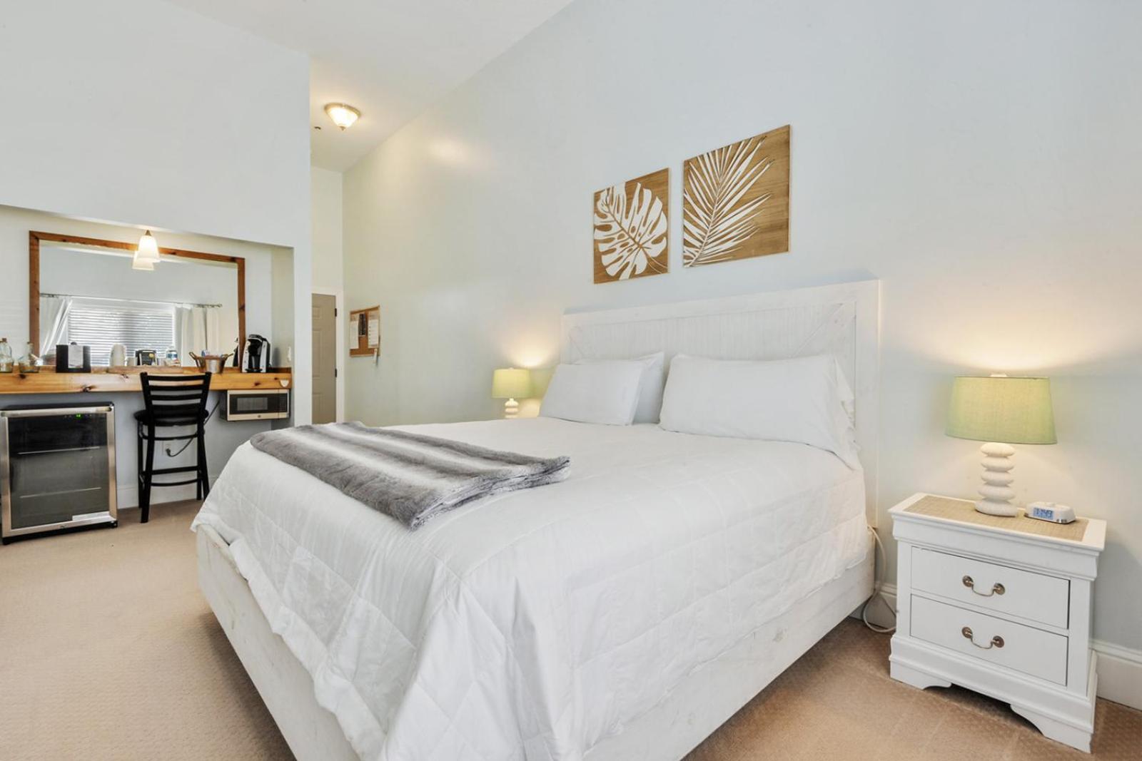Deluxe King Room photo 3