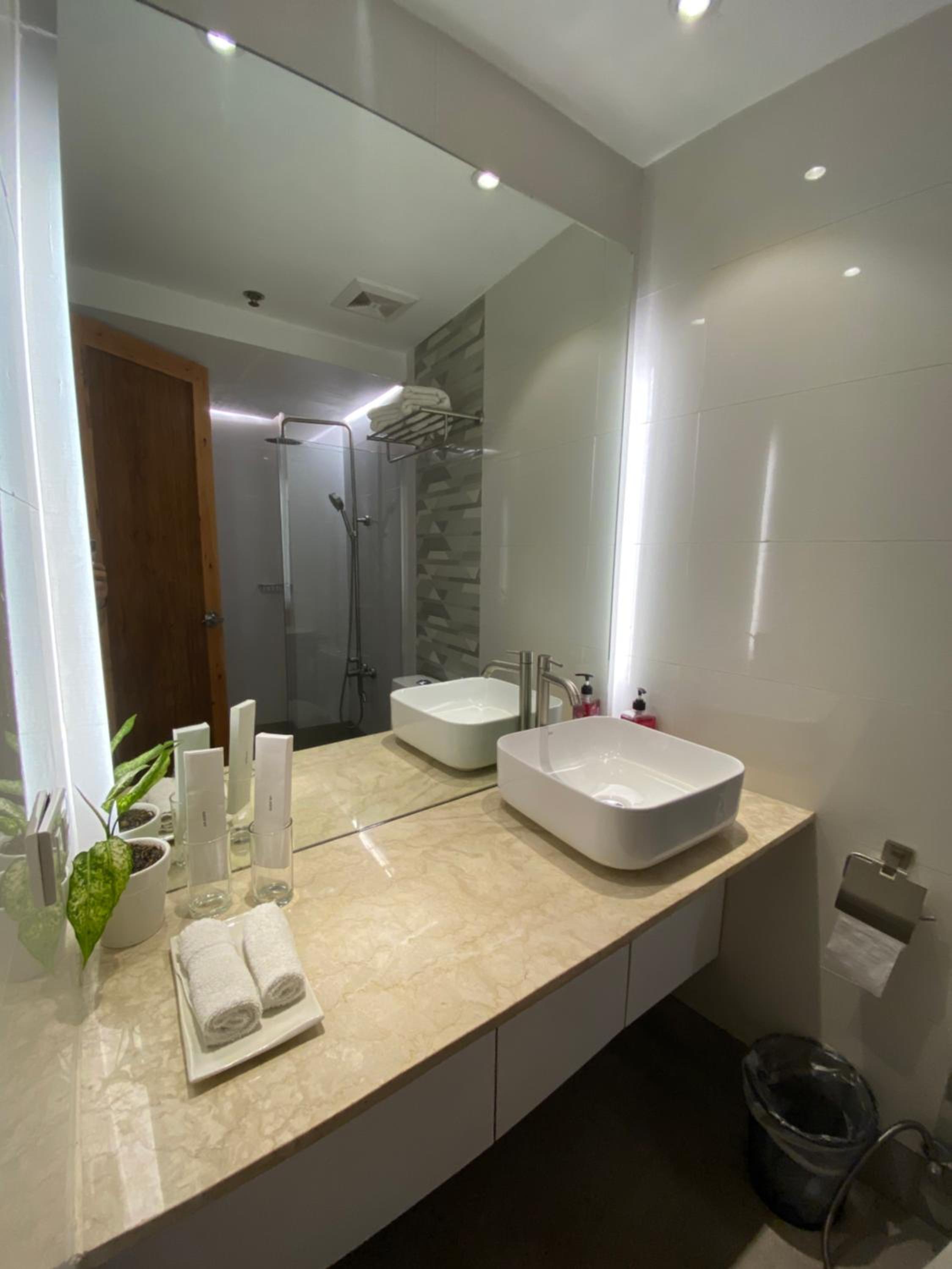 Deluxe Double Room - Photo 10