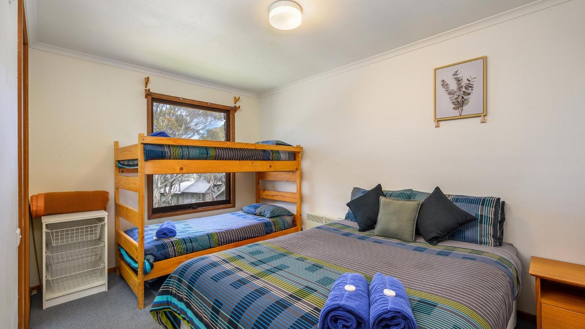Seven-Bedroom House photo 3