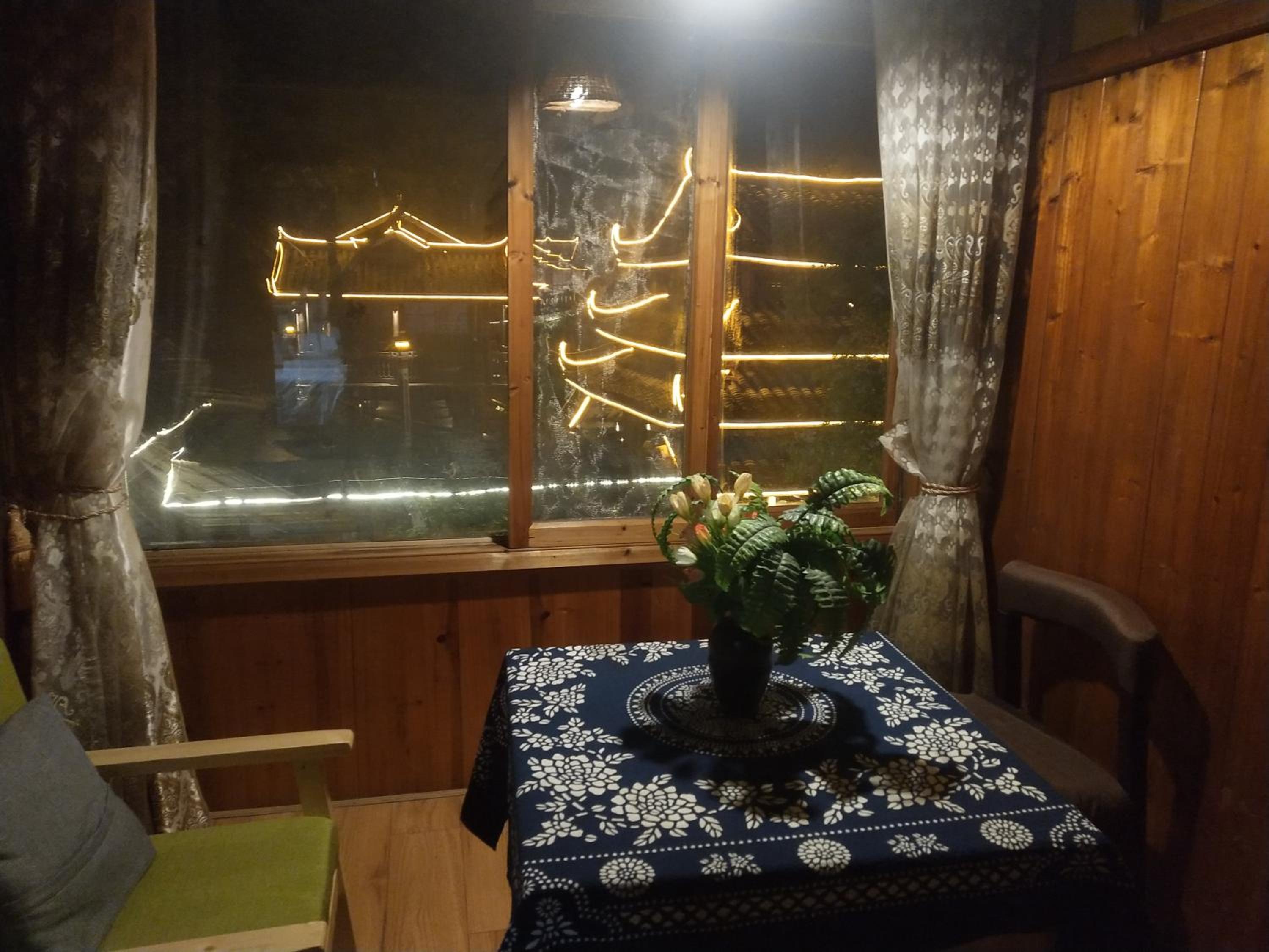 Deluxe Queen Room photo 3