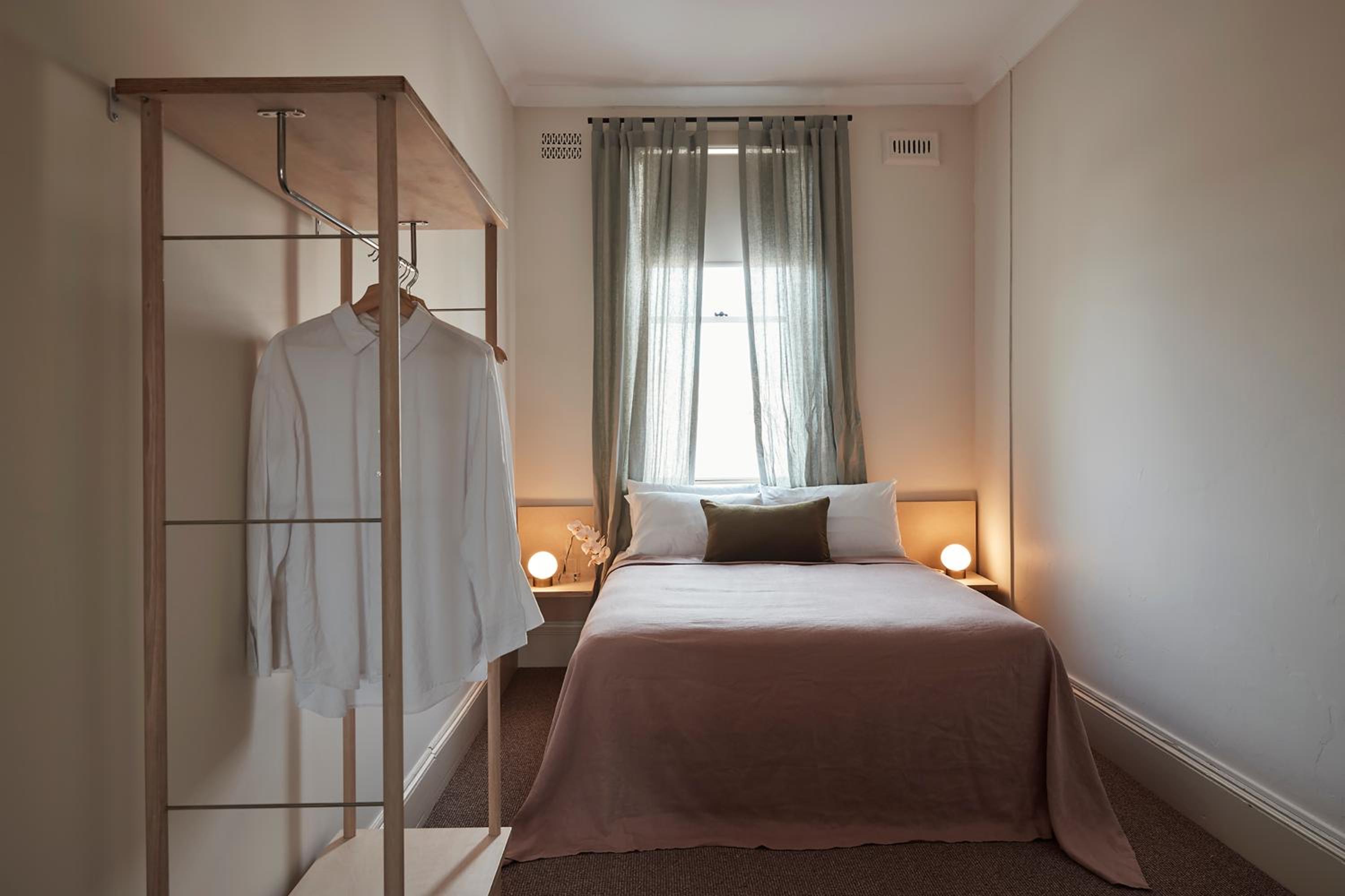Double Room with Shared Bathroom photo 2