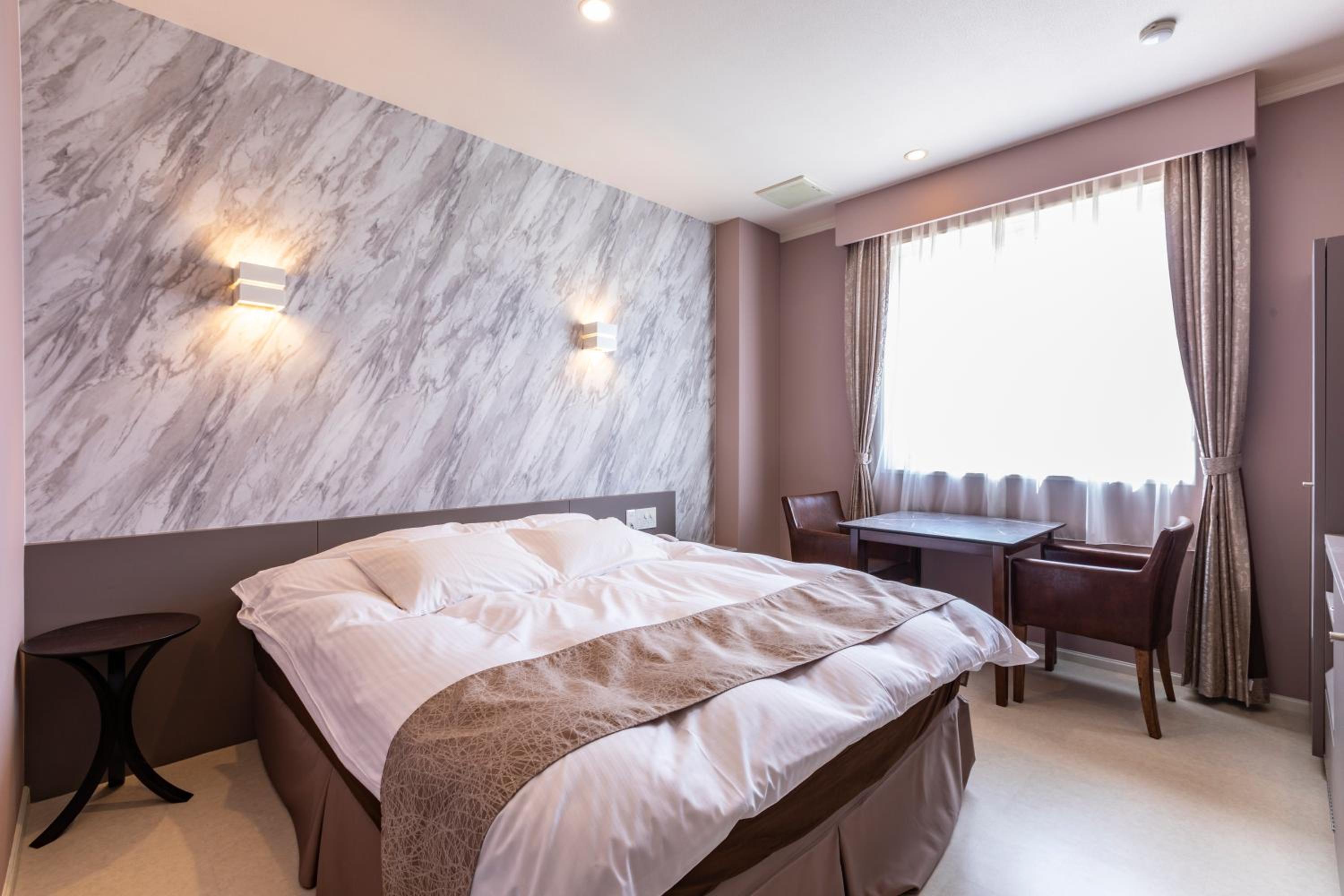 Economy Double Room - Photo 16