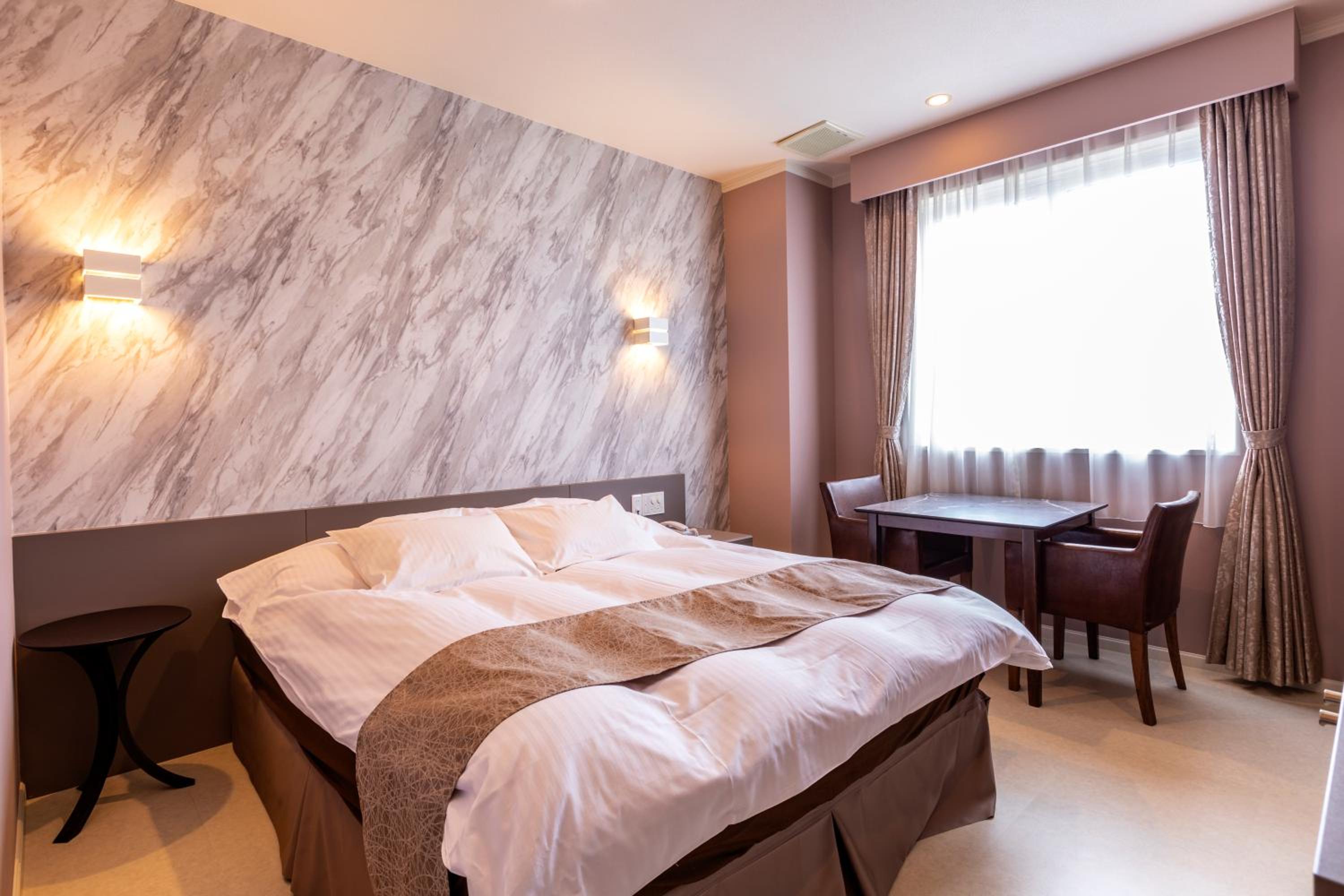 Economy Double Room - Photo 15