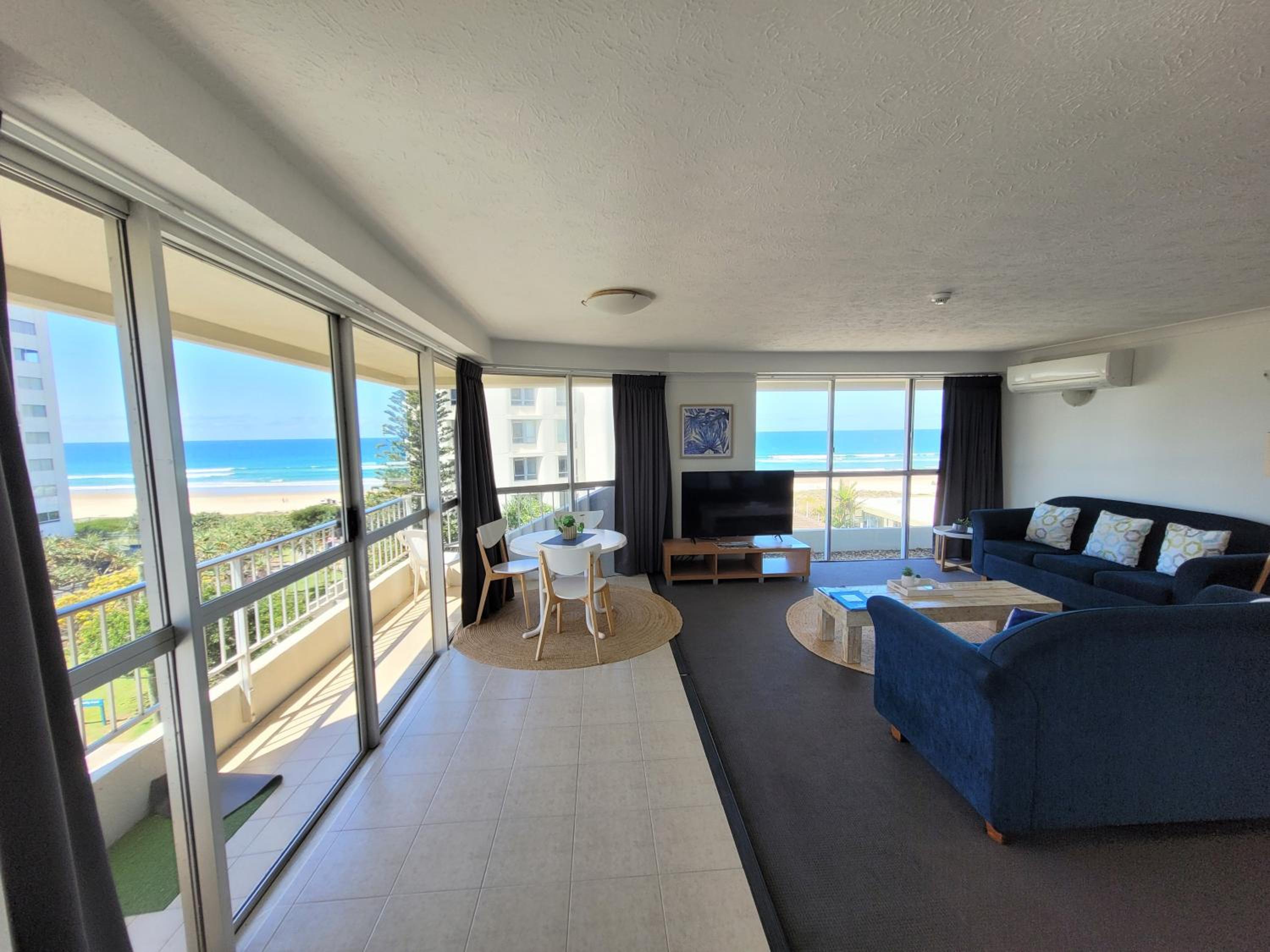 Two-Bedroom Apartment - Ocean View (Unit 19)