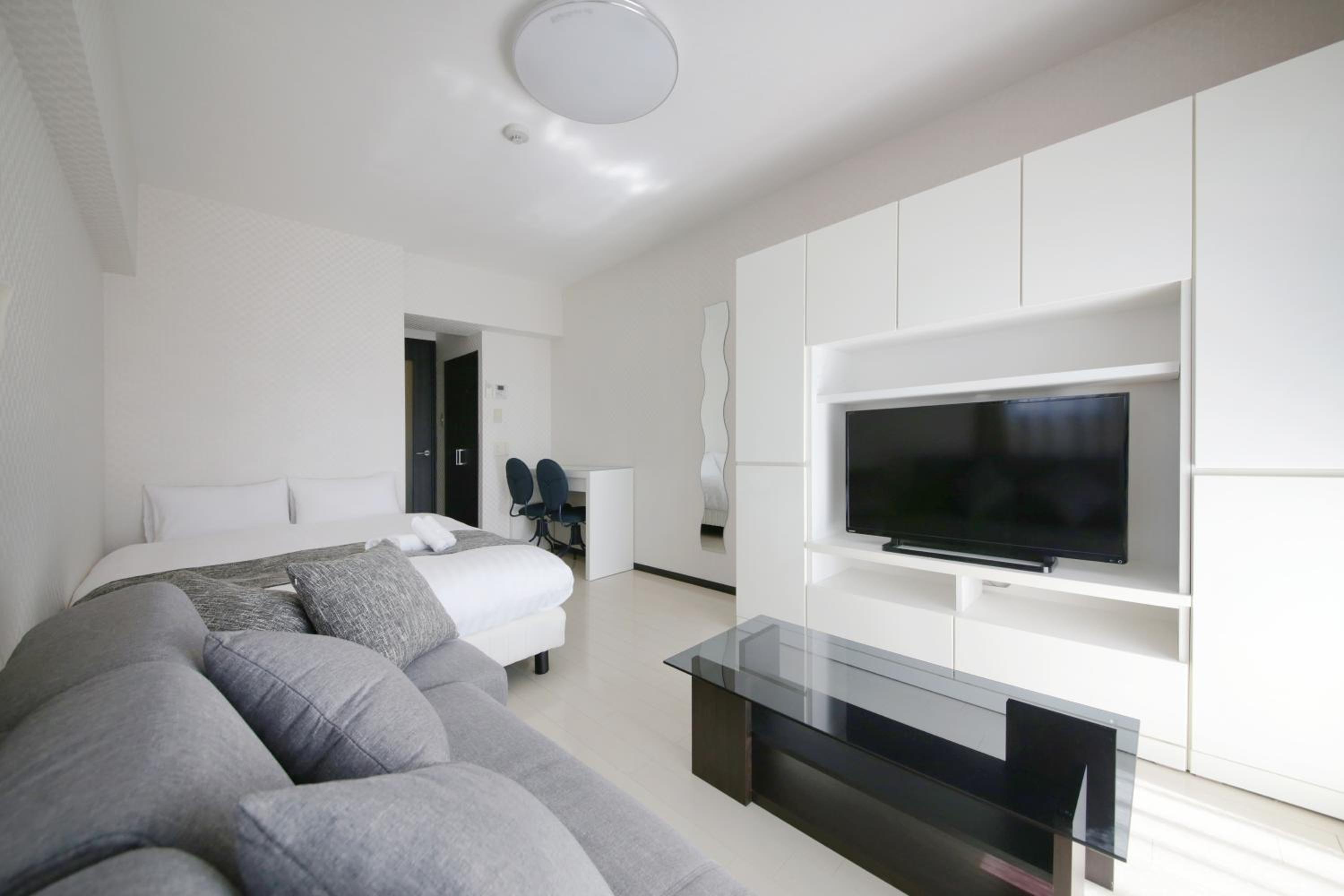 One-Bedroom Apartment photo 3