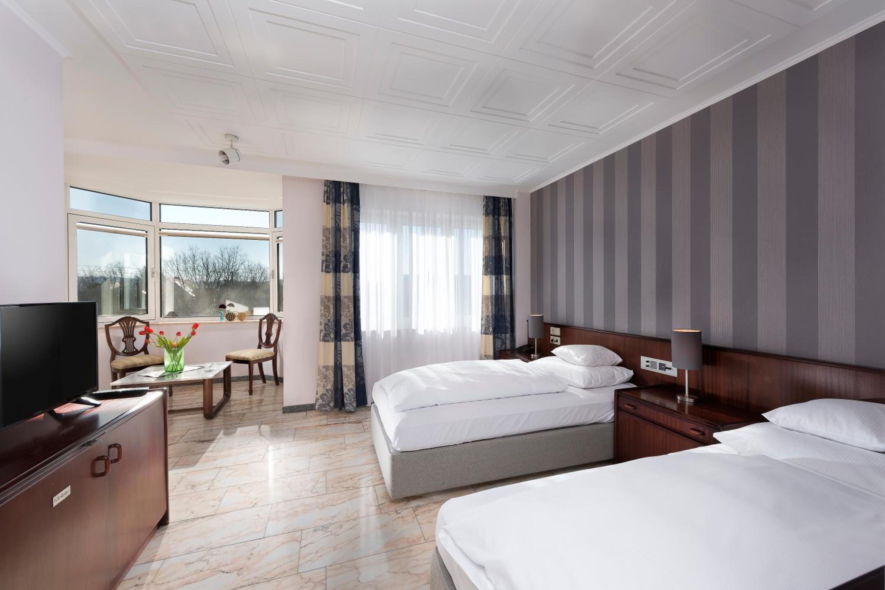Double or Twin Room - Photo 5