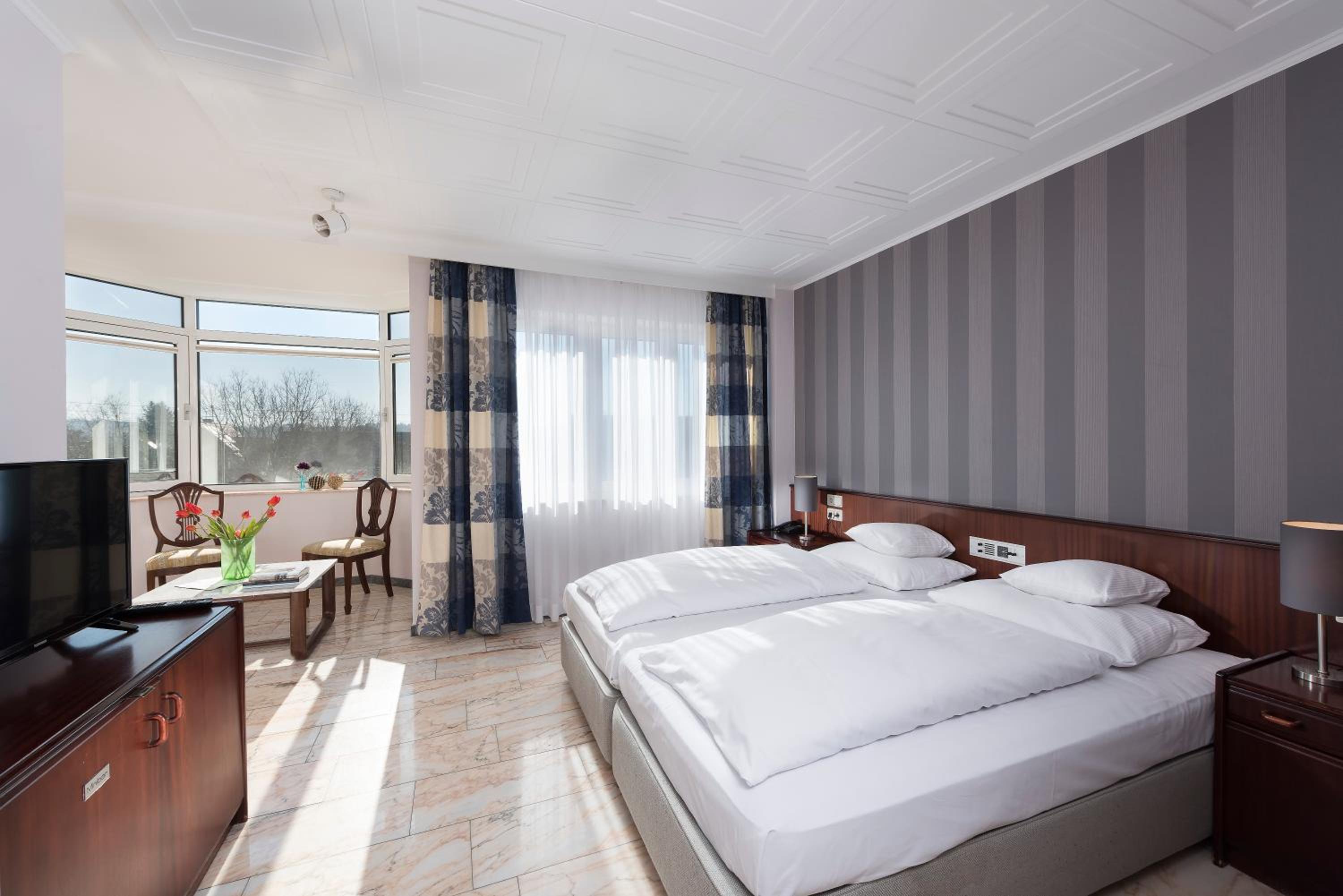 Double or Twin Room - Photo 2