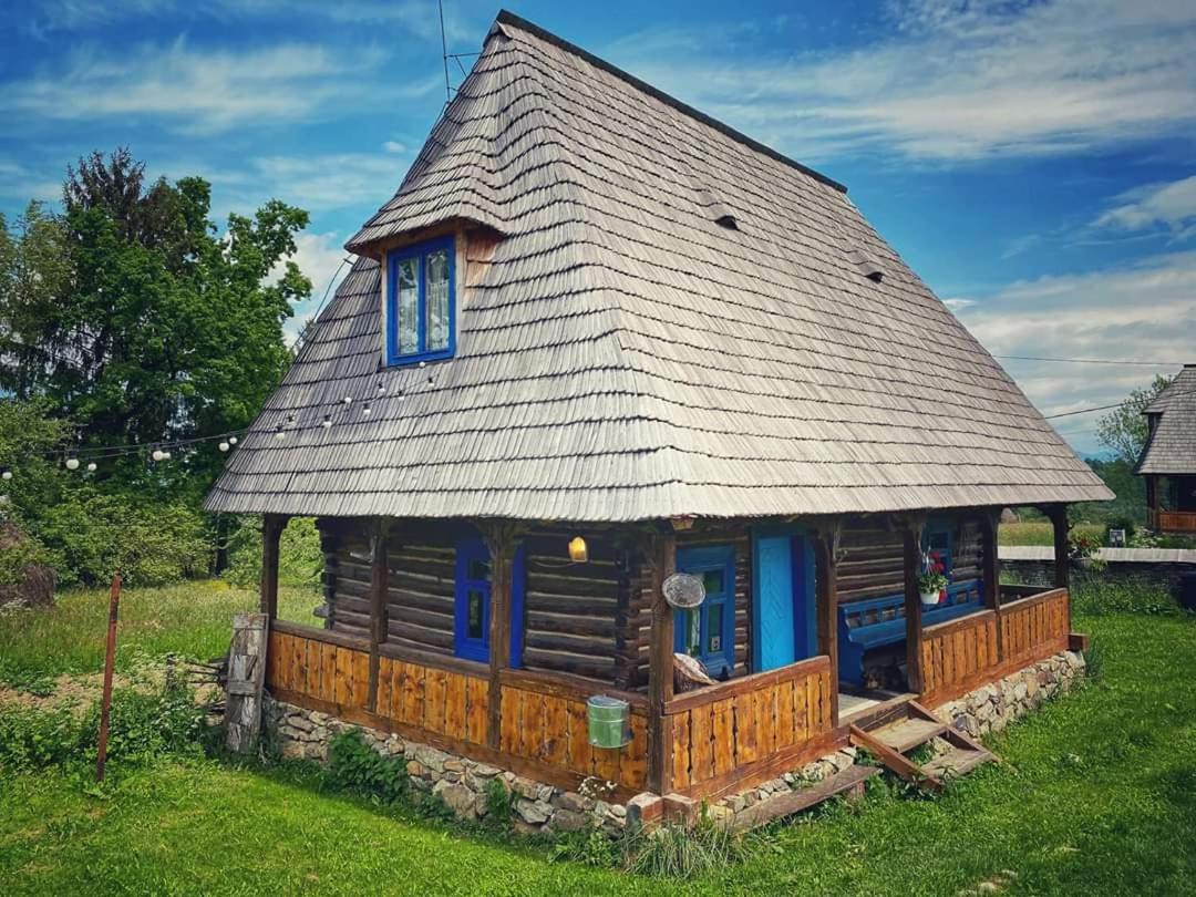 Three-Bedroom Chalet - Photo 2