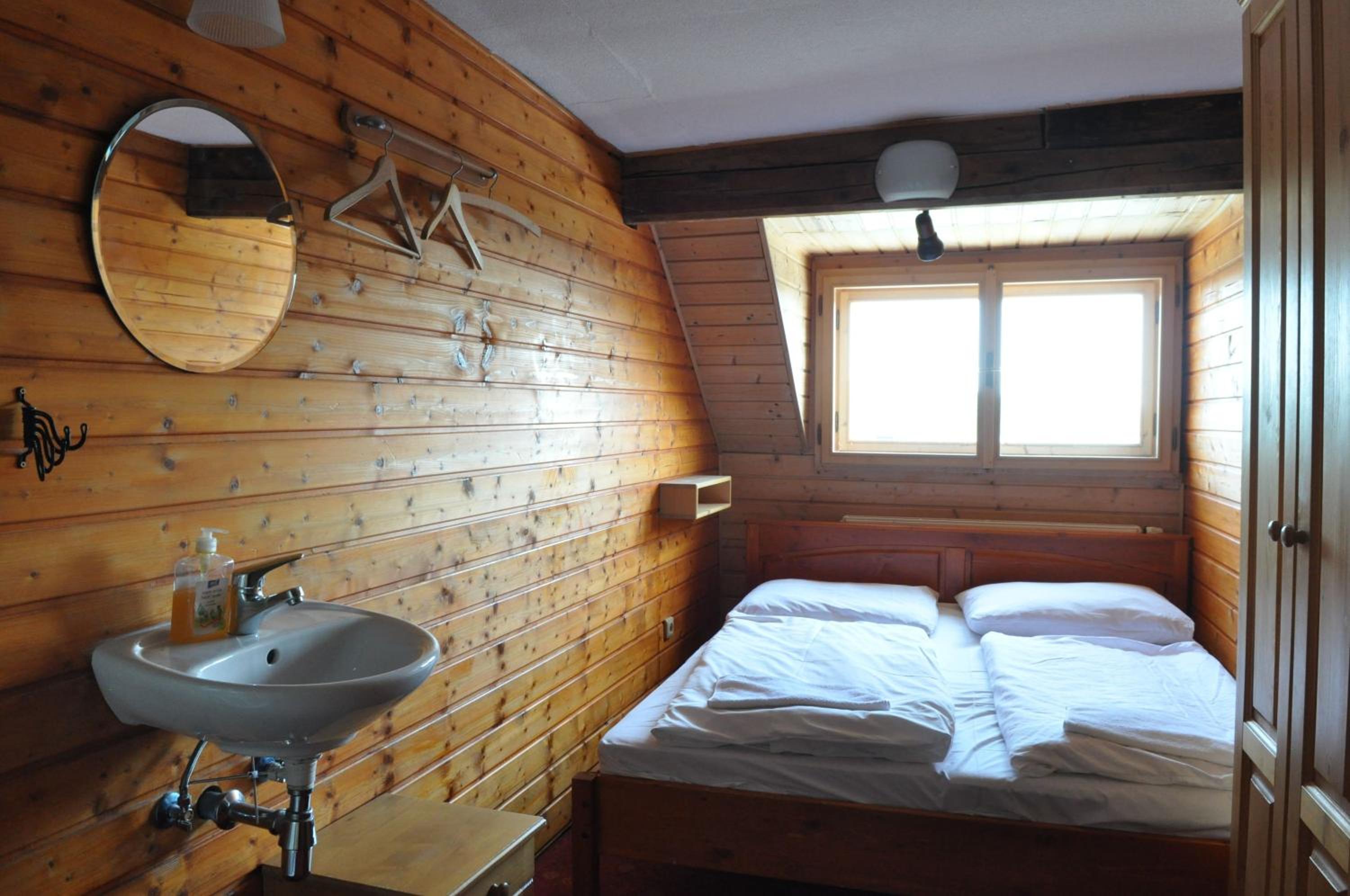Comfort Triple Room with Shower photo 3
