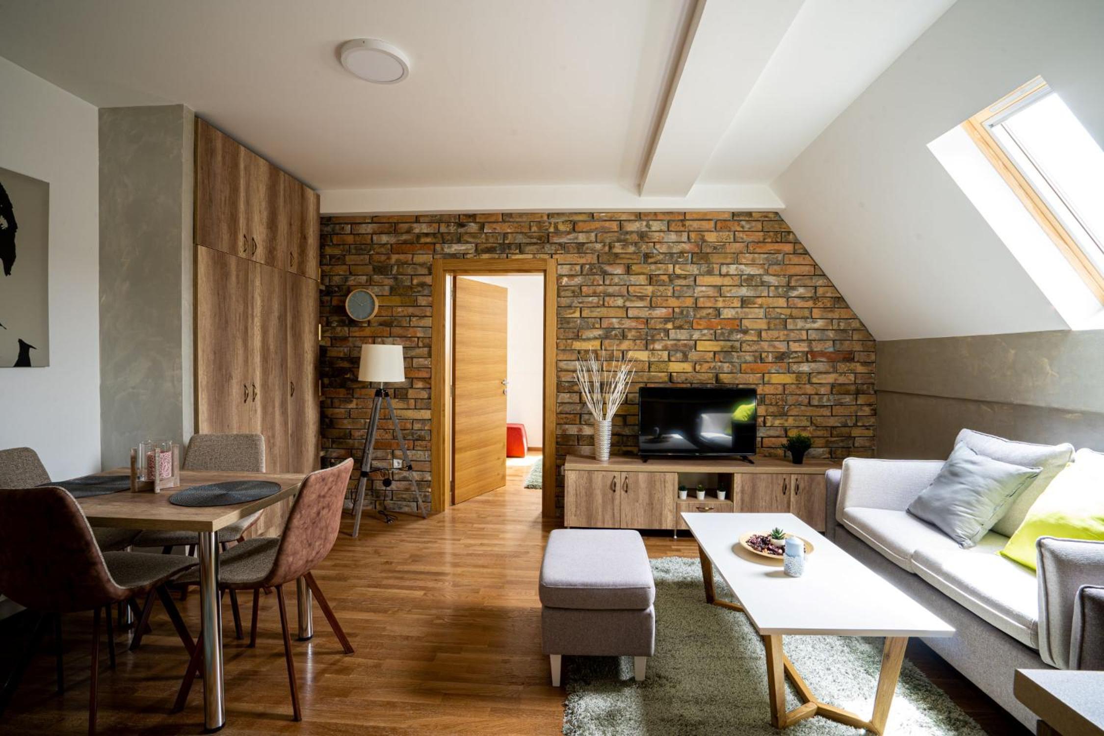 Deluxe Queen Suite - Photo 26