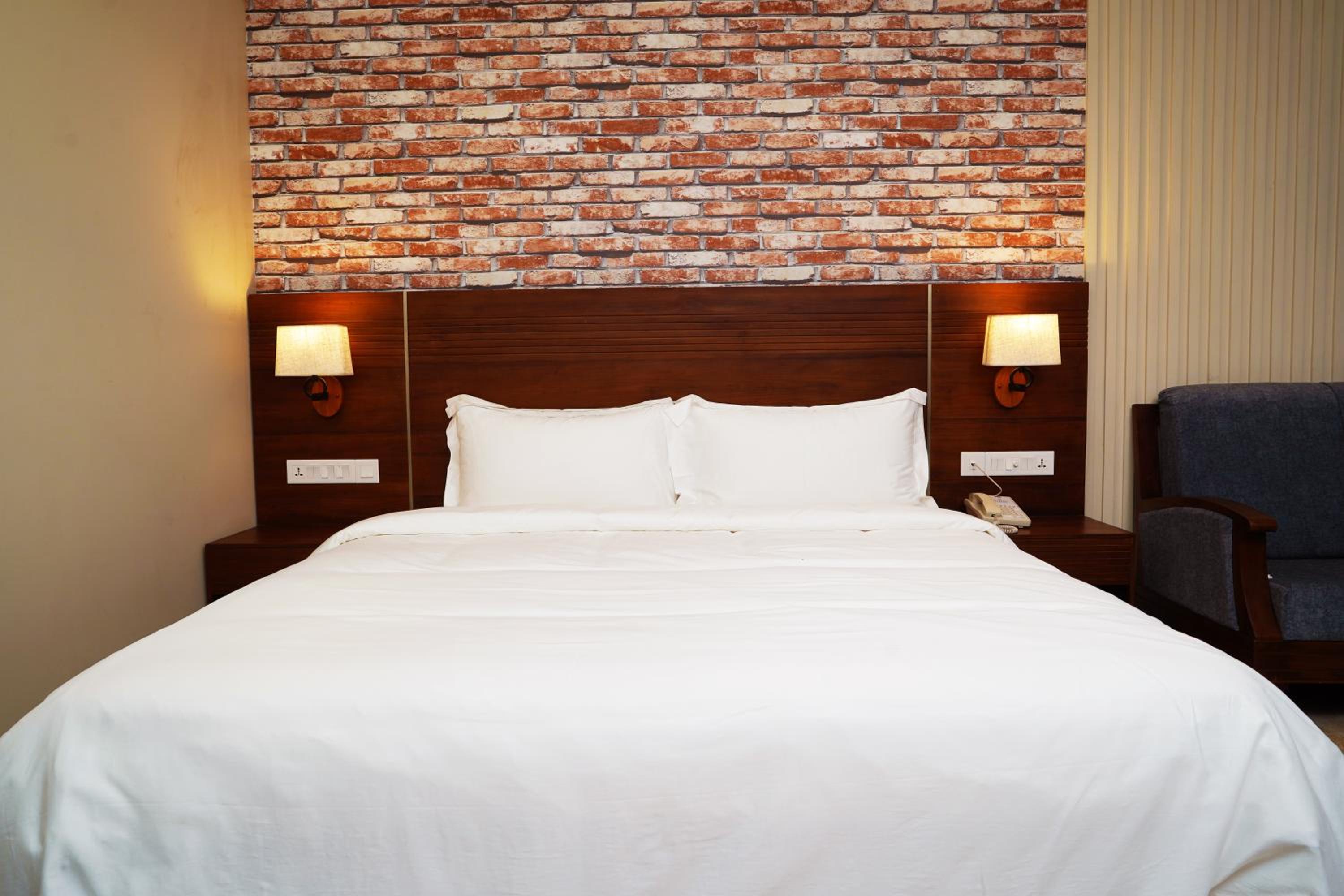 Grove View Melton with 10% discount on Spa,20 % Discount On Lunch & Complimentary Tea & snacks Grove View Melton with 10% discount on Spa,20 % Discount On Lunch & Complimentary Tea & snacks