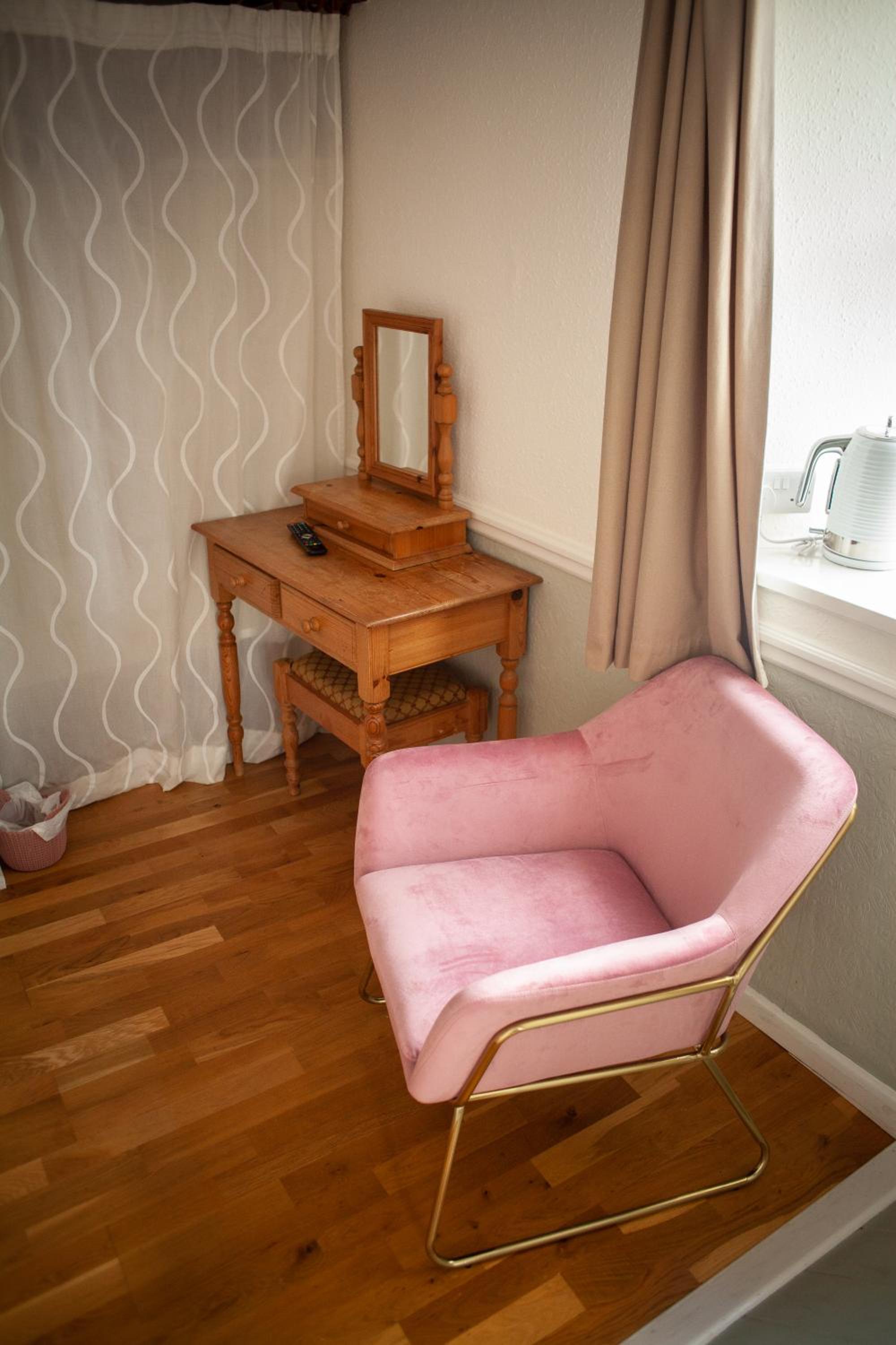 Double Room With Private Bathroom photo 2