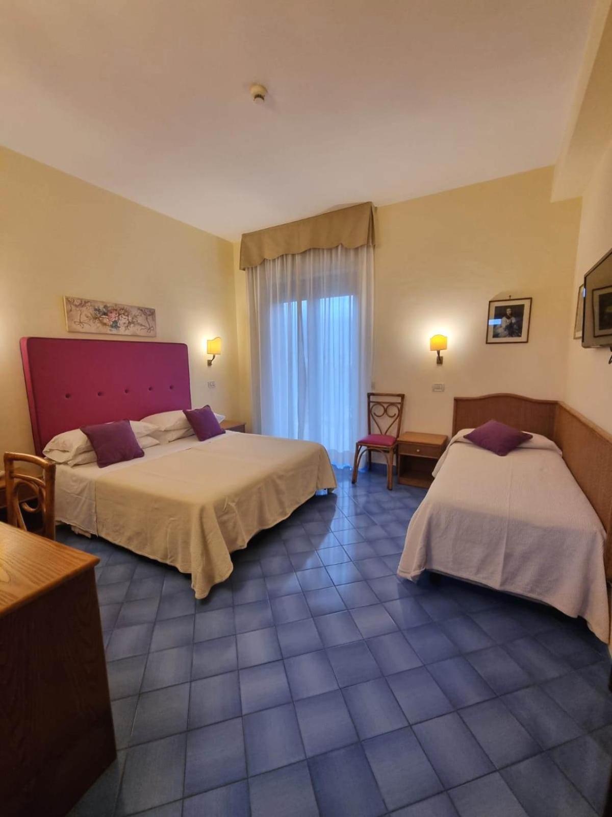 Triple Room photo 3