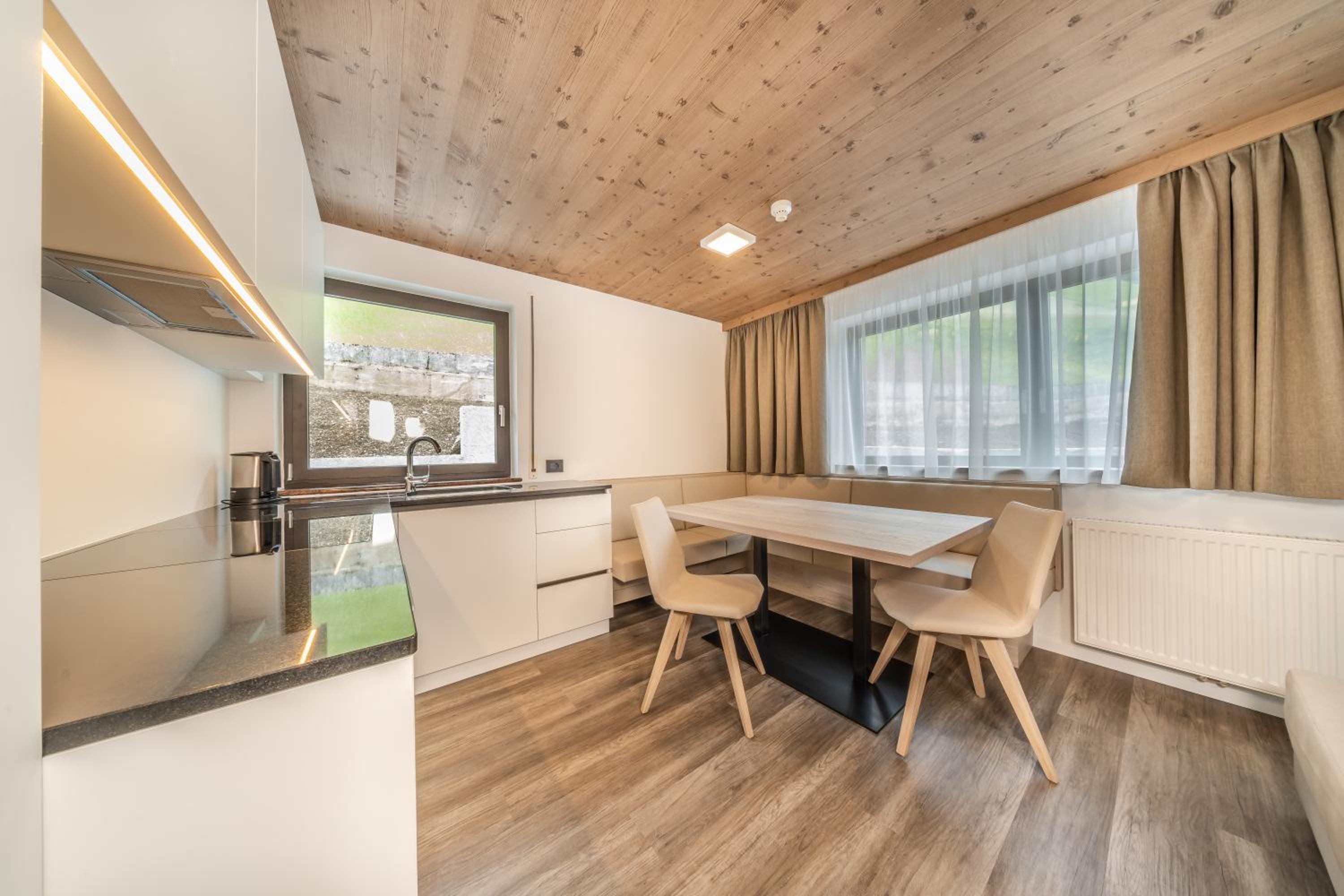 Apartment with Terrace photo 2