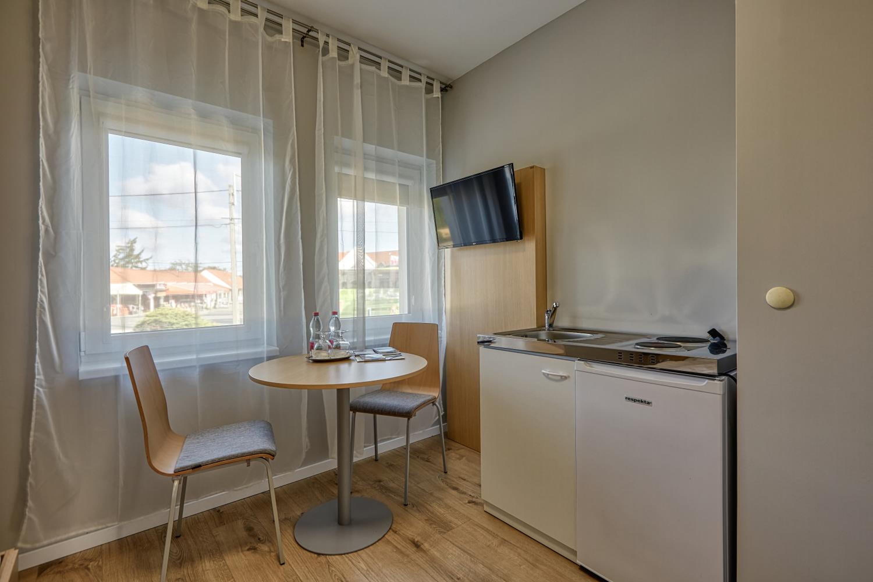 Double or Twin Room photo 3