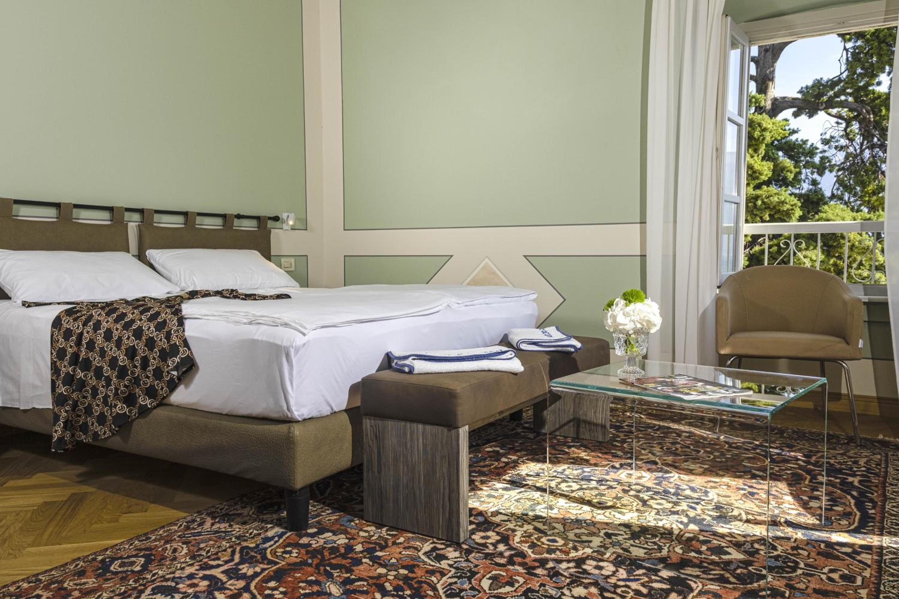 Deluxe Twin Room With Lake View