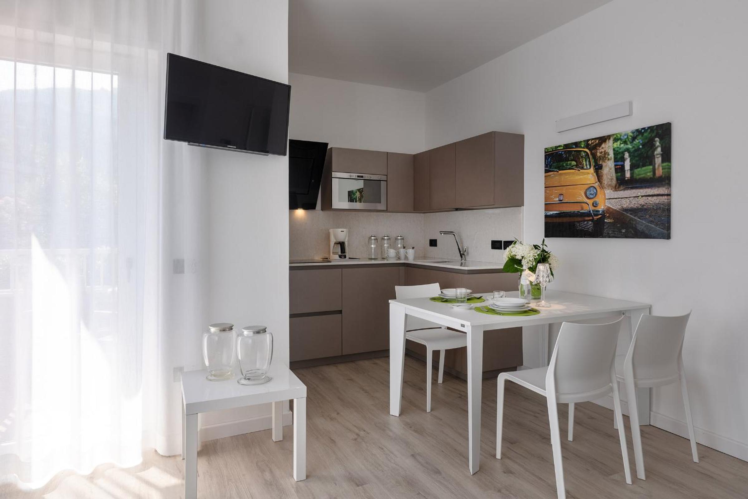 Apartment with Mountain View photo 3