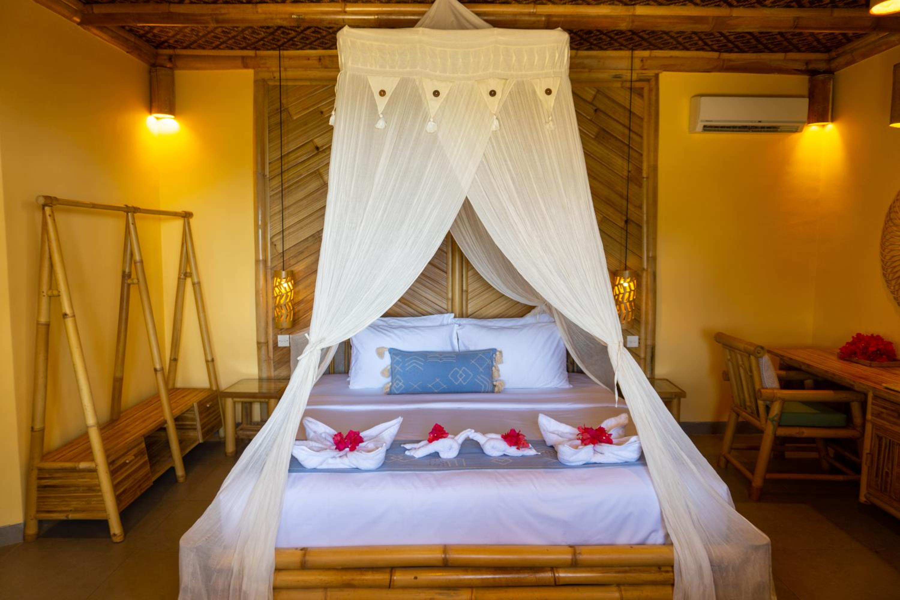 Two-Bedroom Suite with Free Return Airport Shuttle