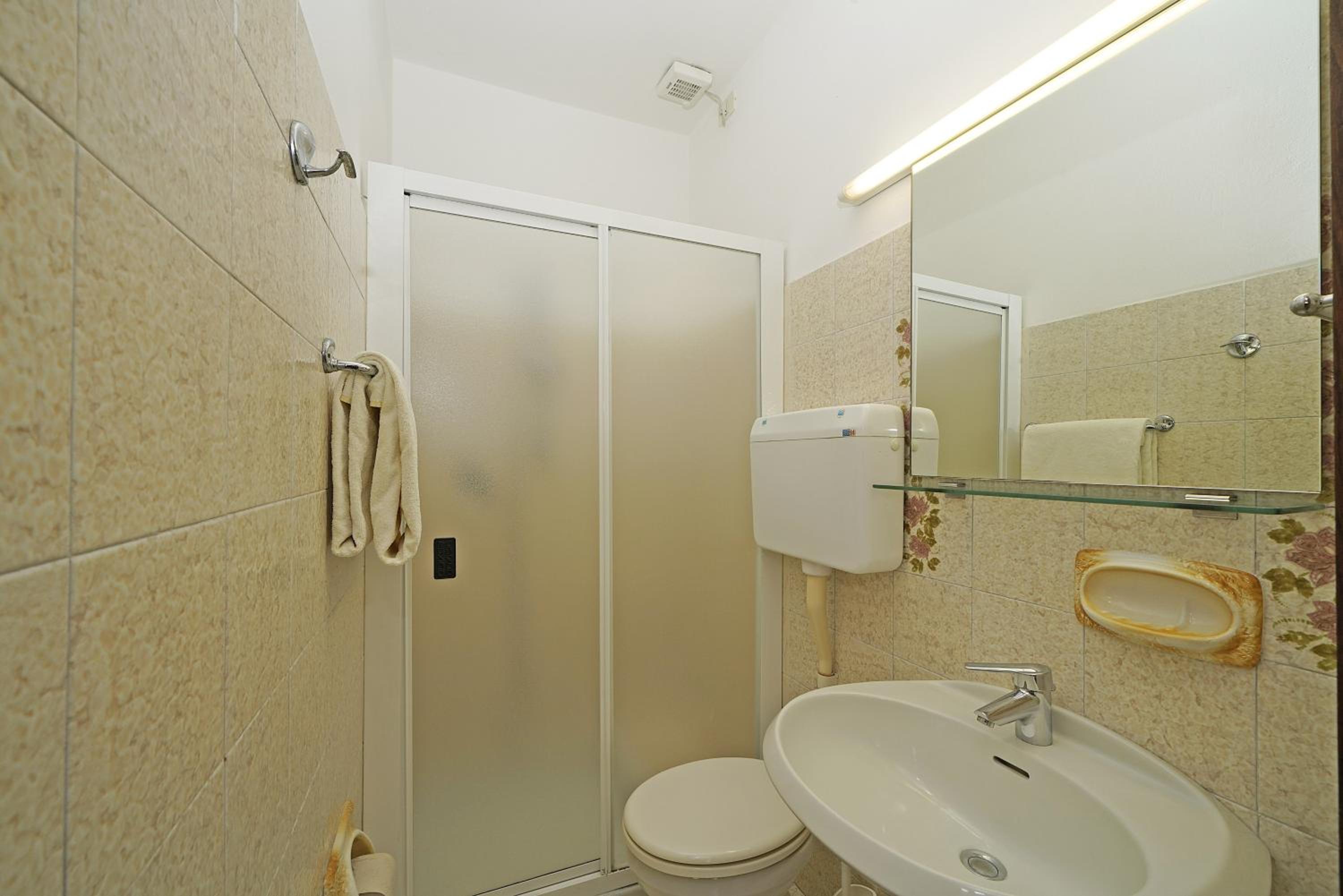 One-Bedroom Apartment photo 3