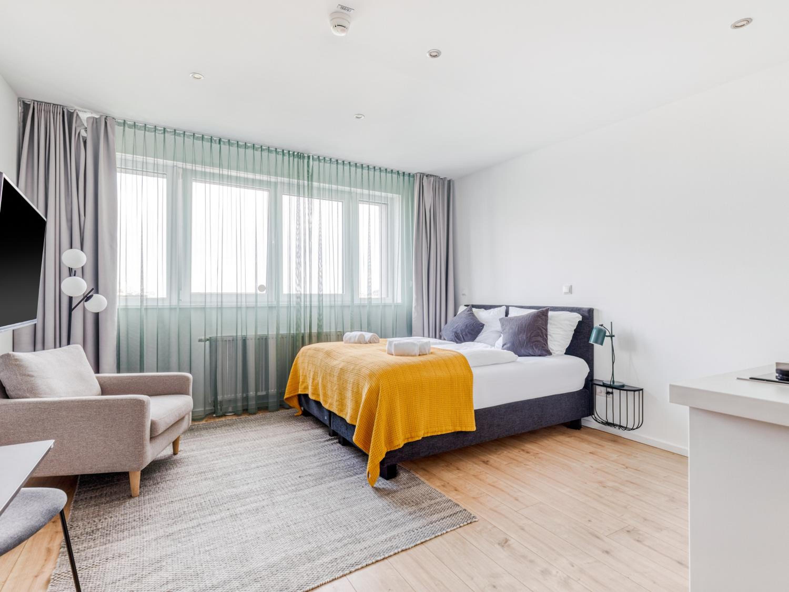 Suite M photo 1