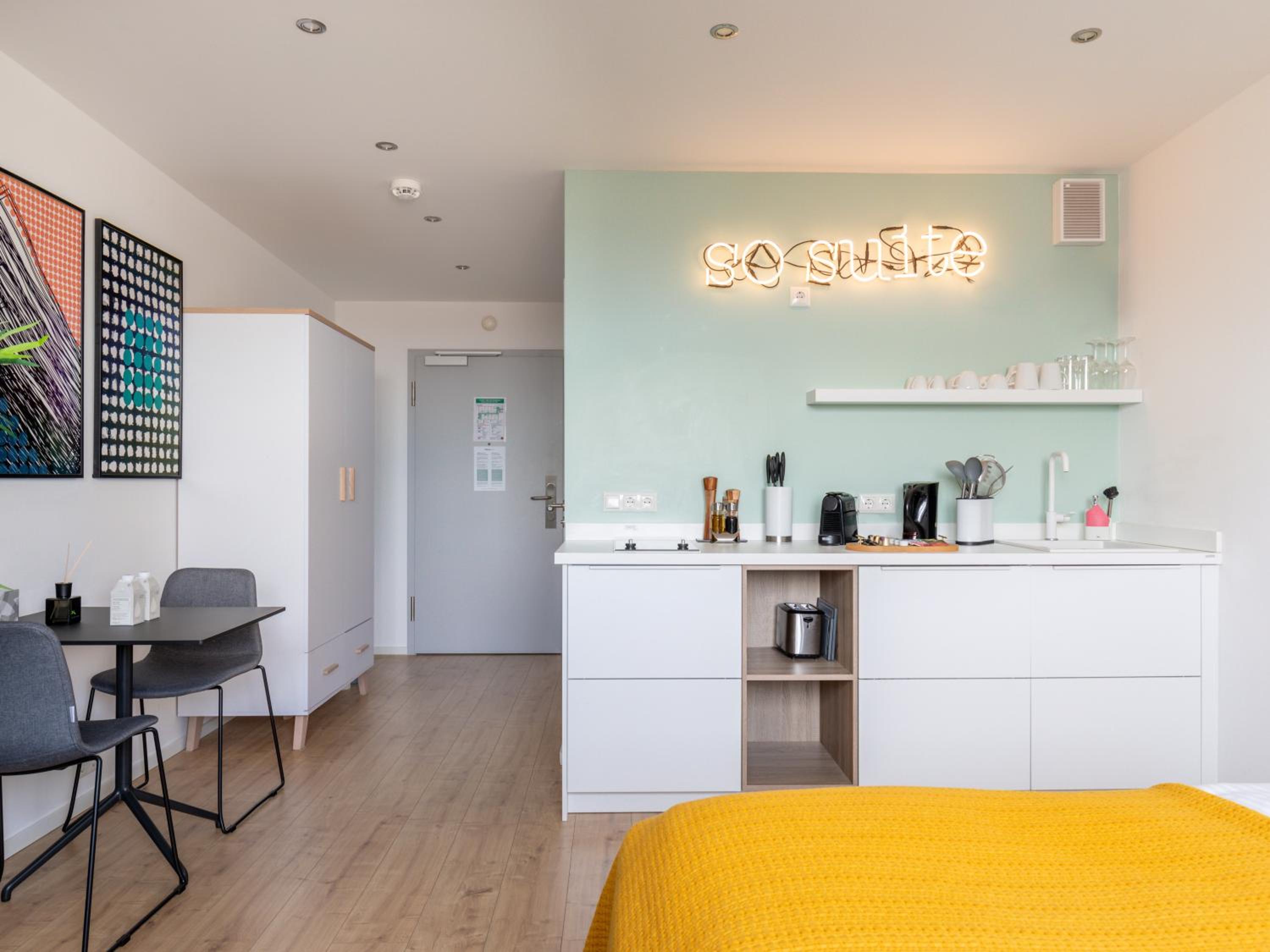 Suite S photo 1