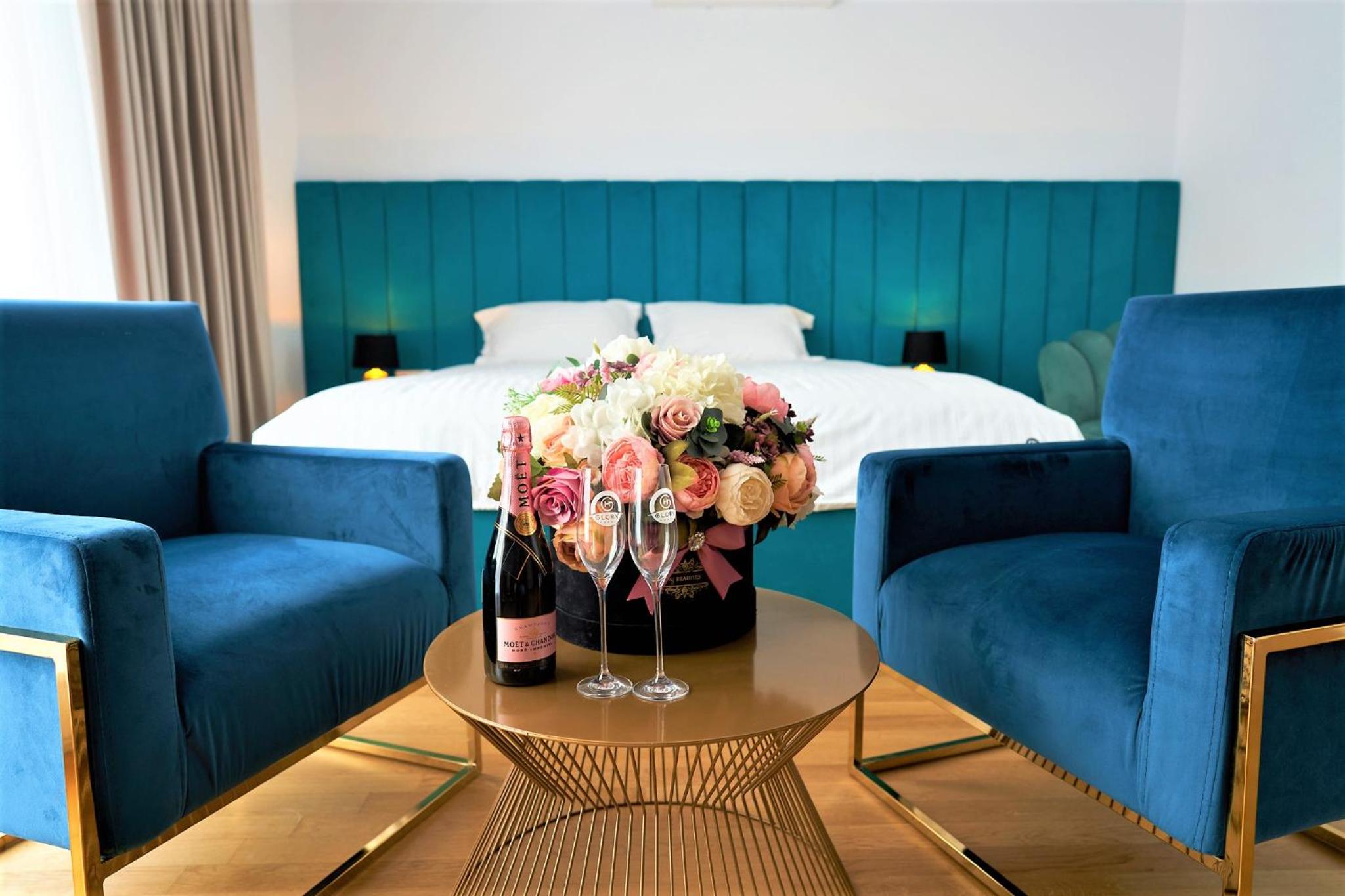 King Room with Spa Bath
