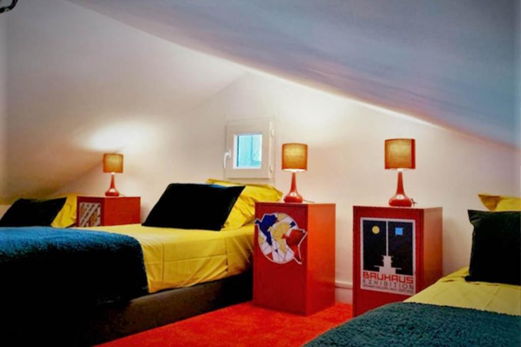 Family Room with Private Bathroom photo 3