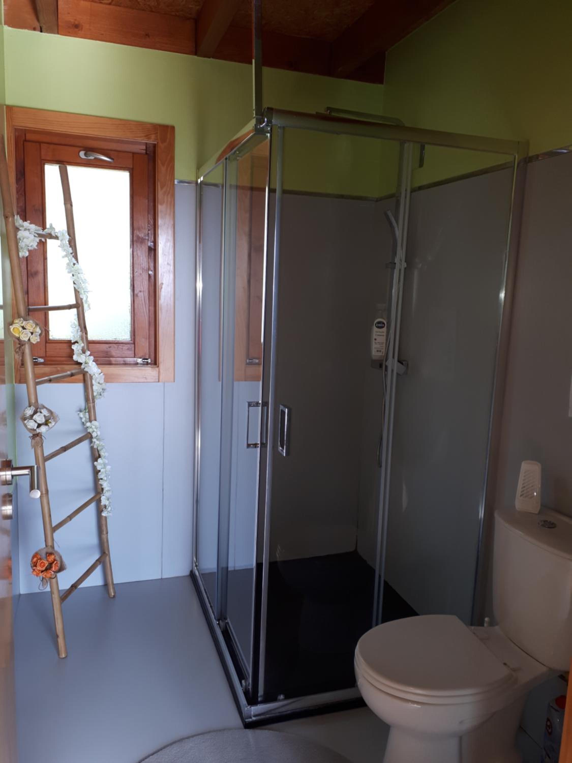 Two-Bedroom House - Photo 25