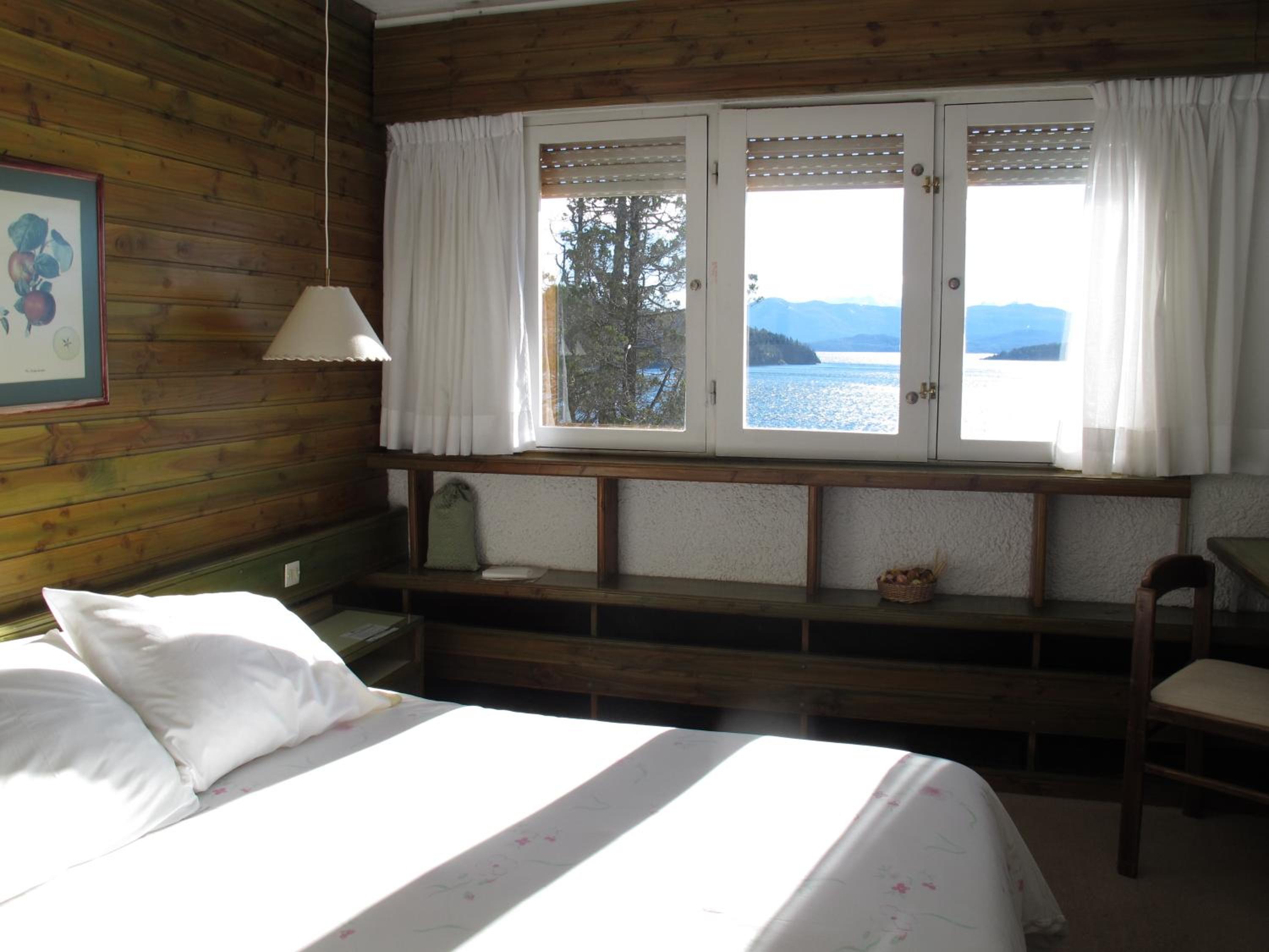 Quadruple Room with Lake View photo 1