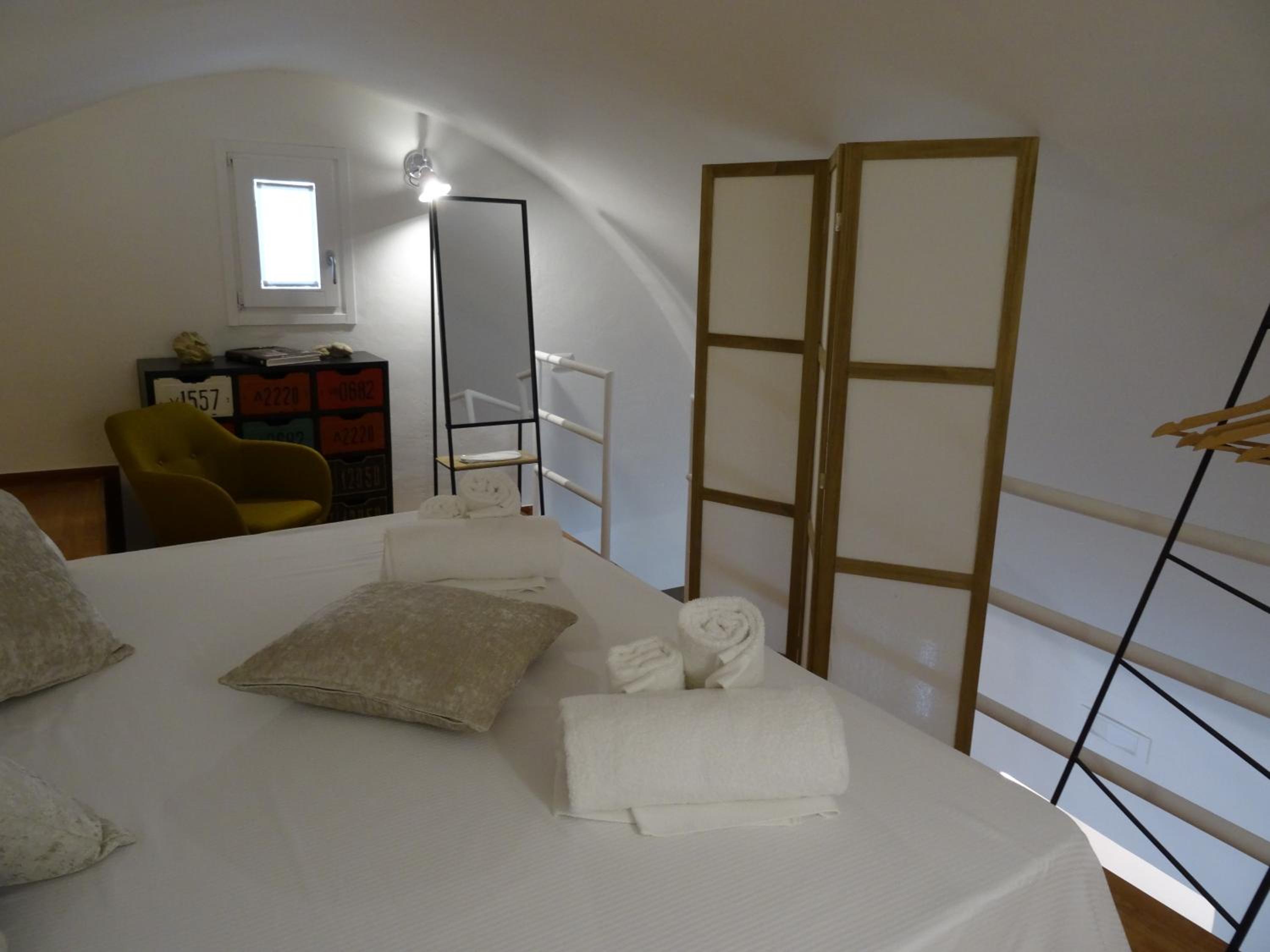 Family Room - Photo 12