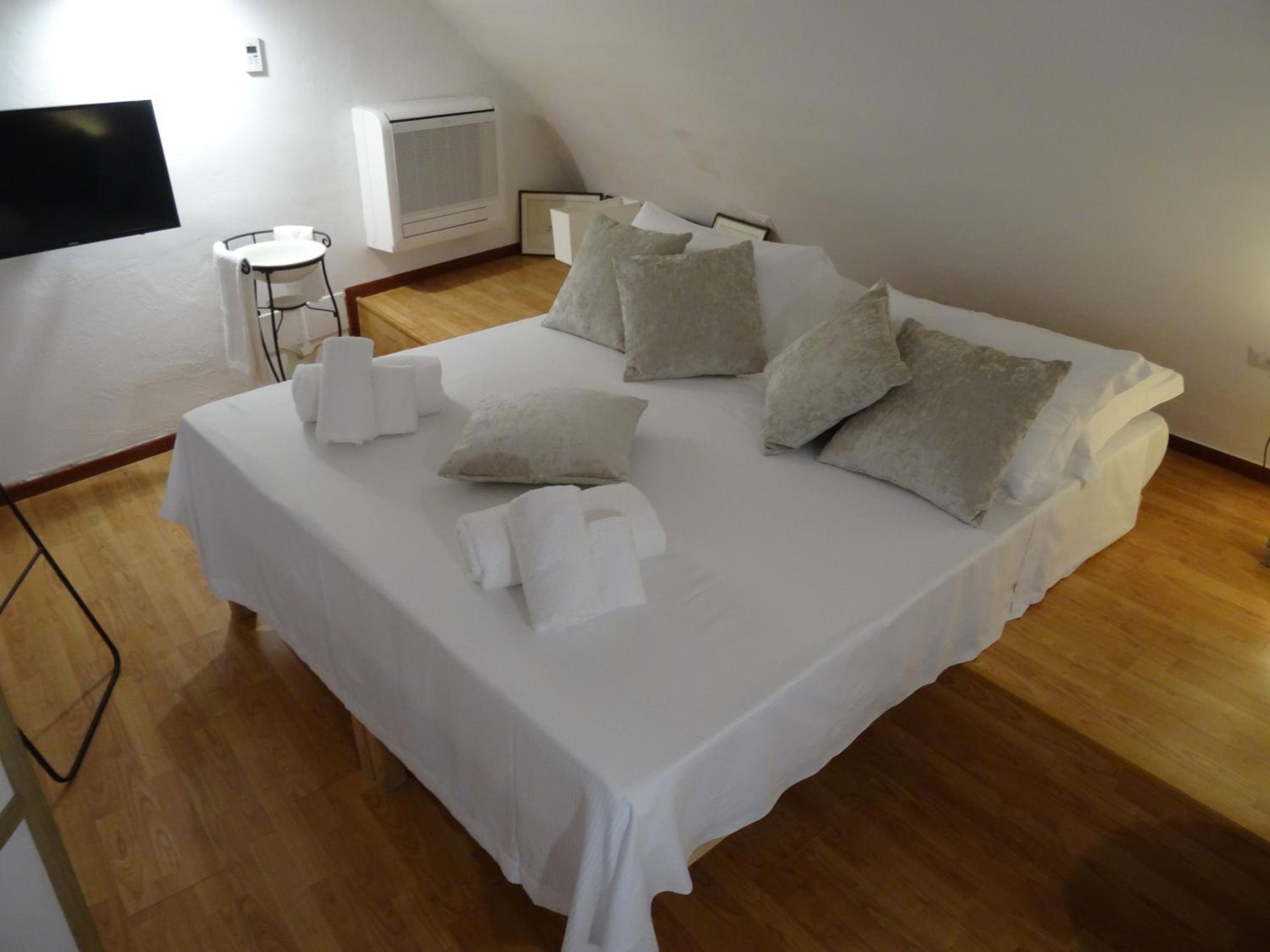 Family Room - Photo 11
