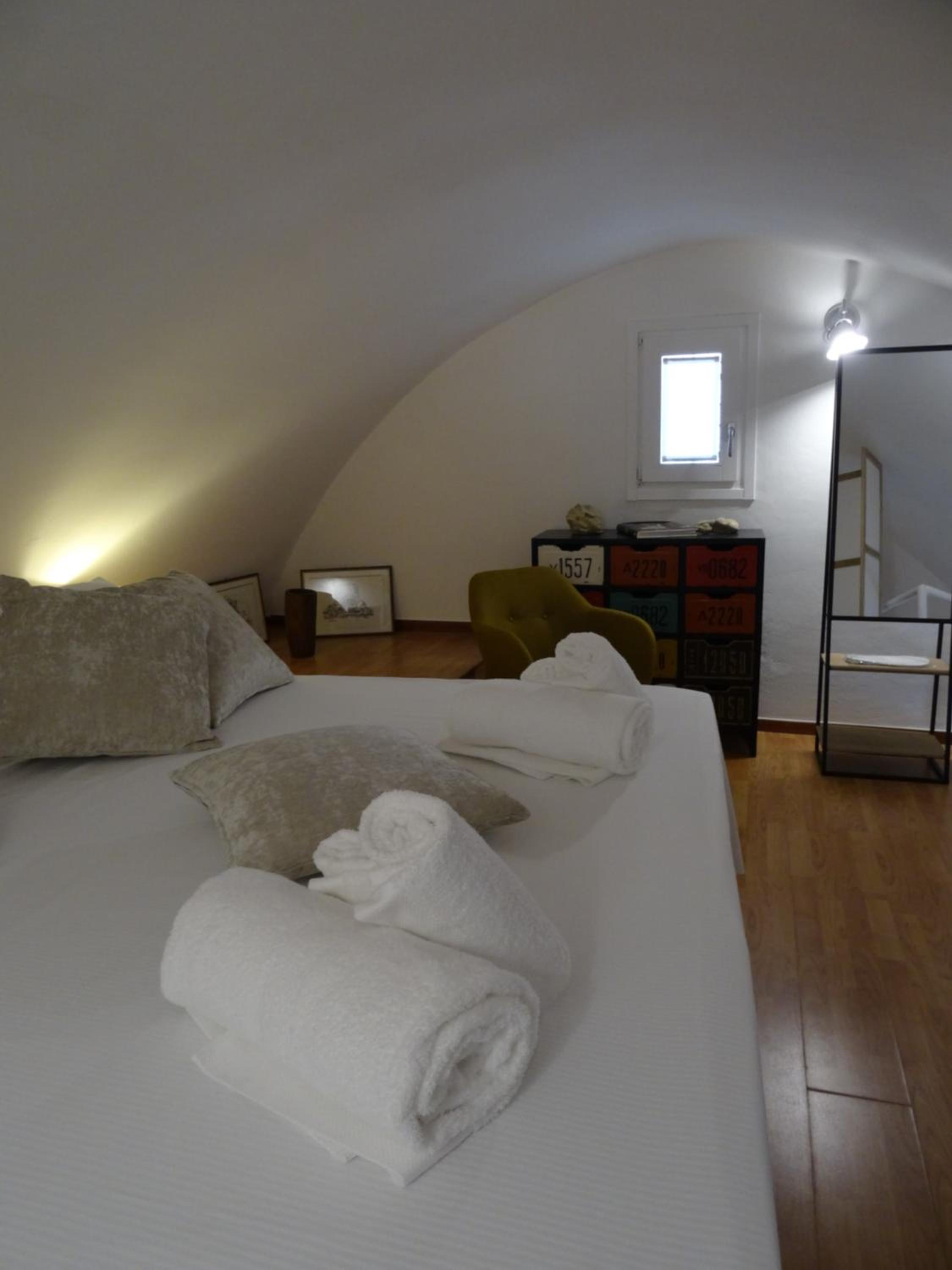 Family Room - Photo 10