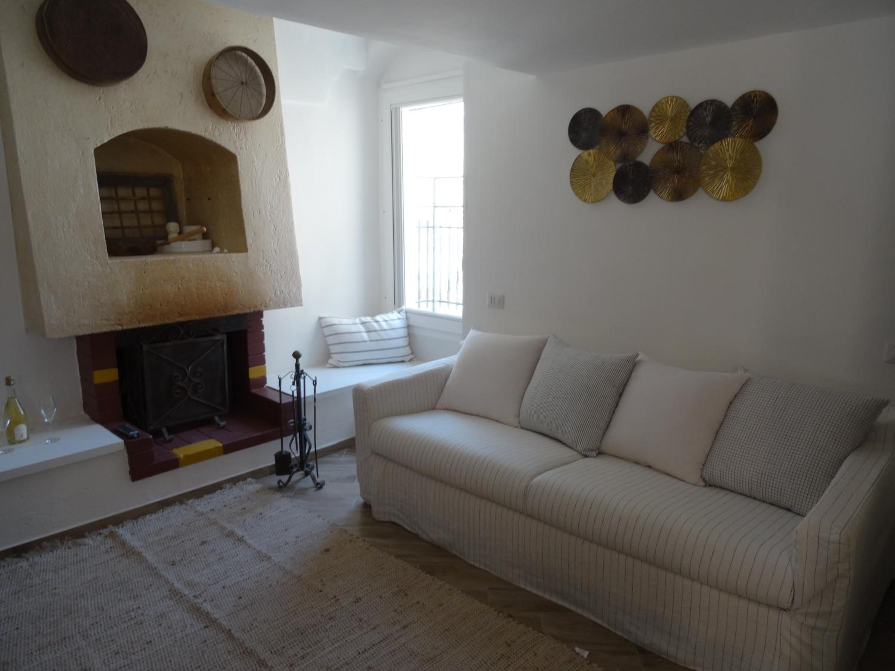 Family Room - Photo 9