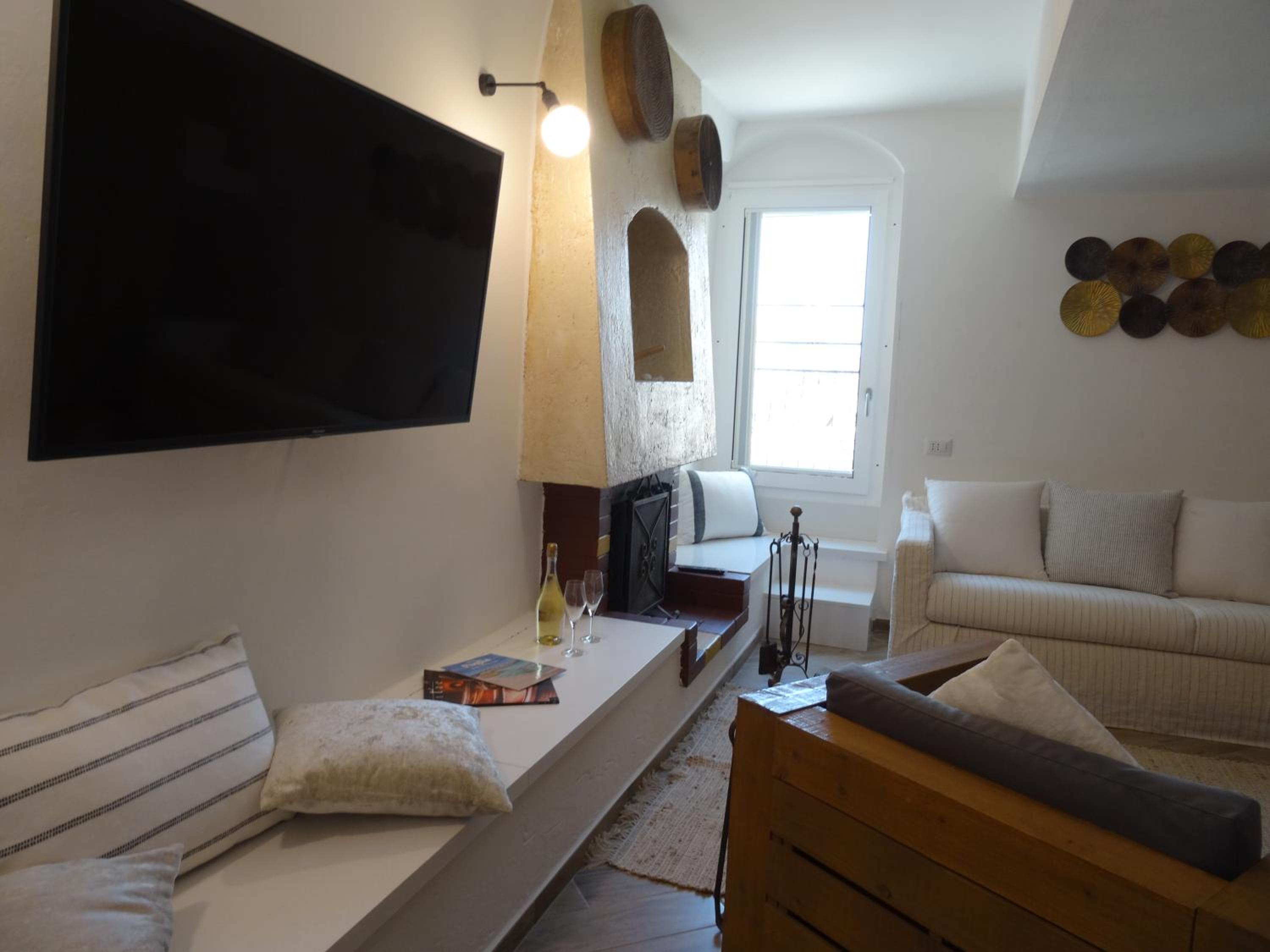 Family Room - Photo 15