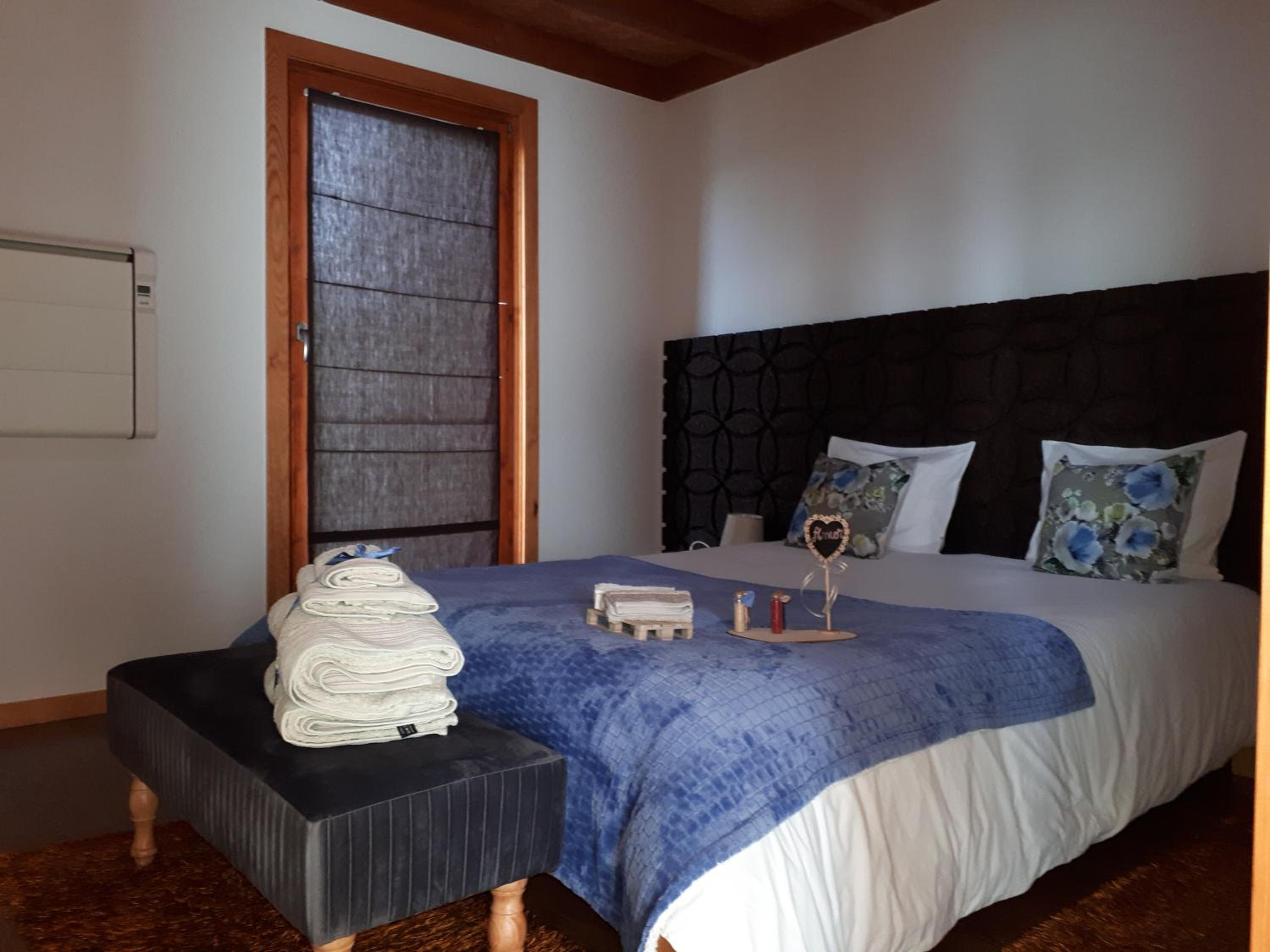 Two-Bedroom House - Photo 23