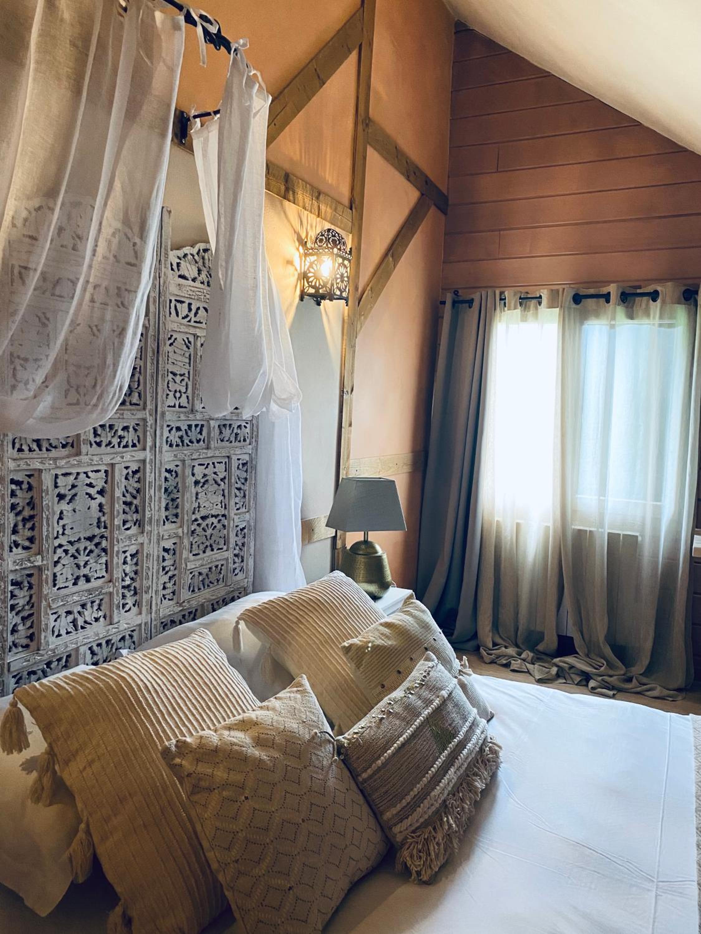 Deluxe Room (2 Adults + 1 Child) photo 3