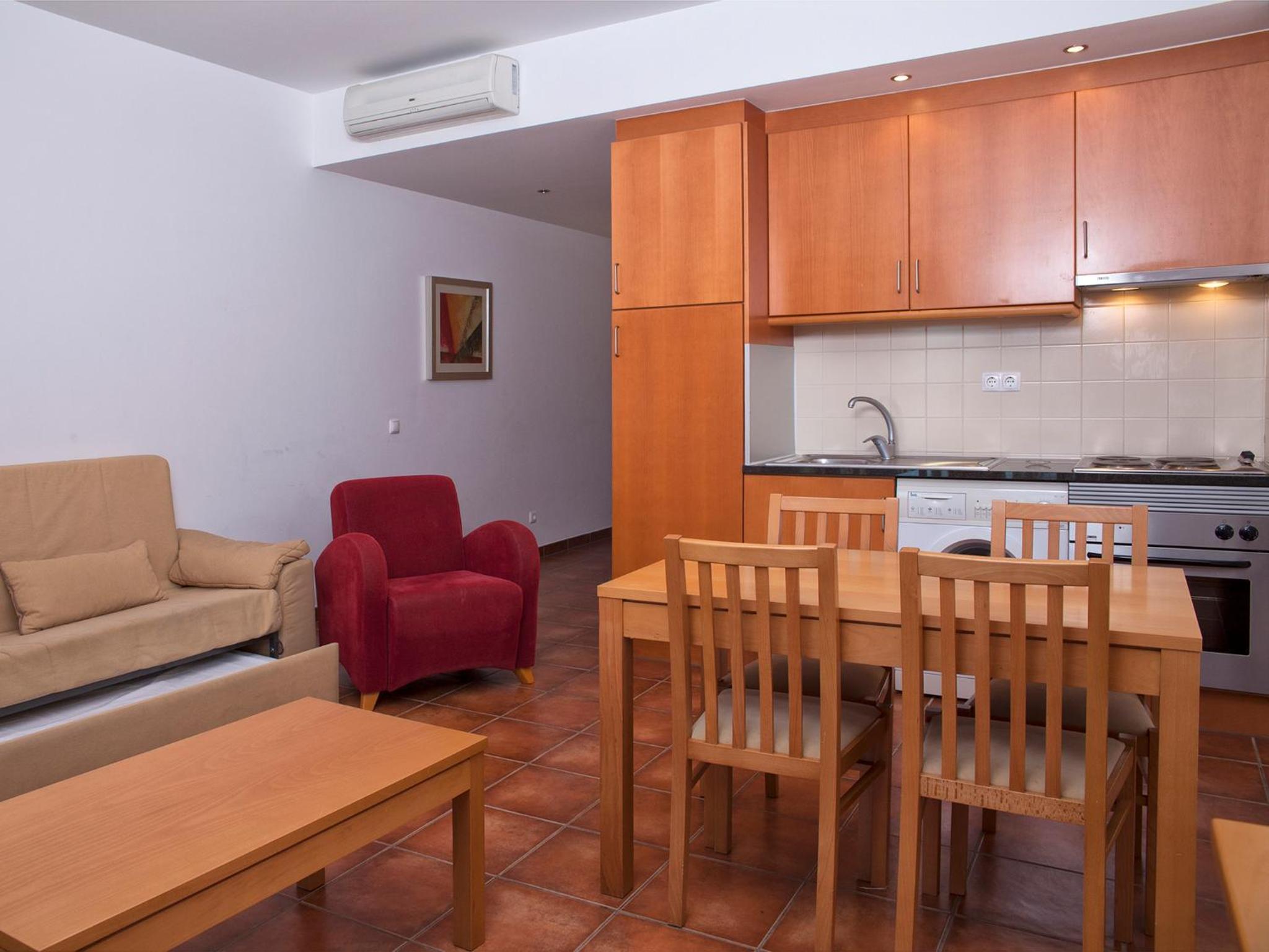 One-Bedroom Apartment (4 Adults) photo 2