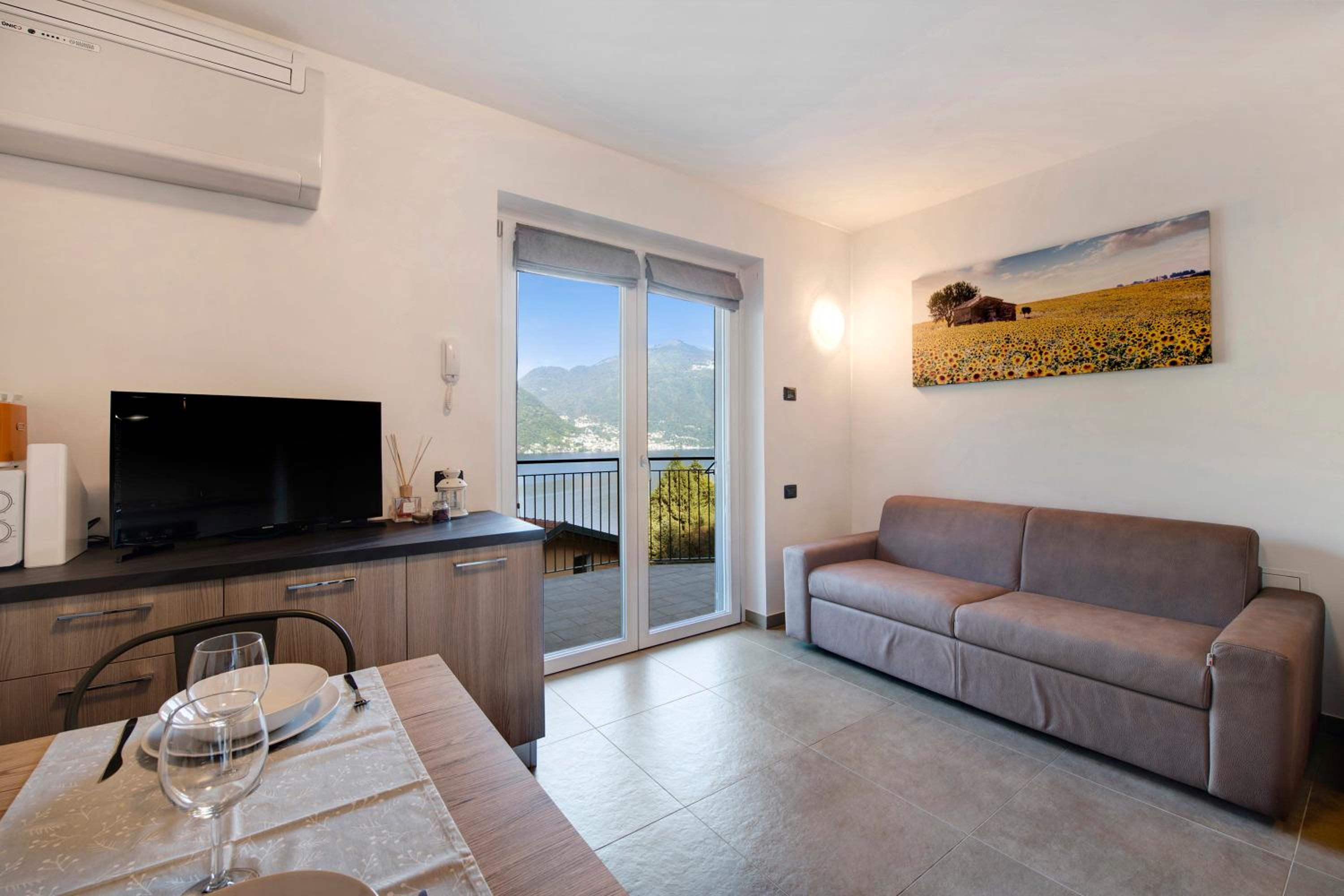 Superior One-Bedroom Apartment with Balcony