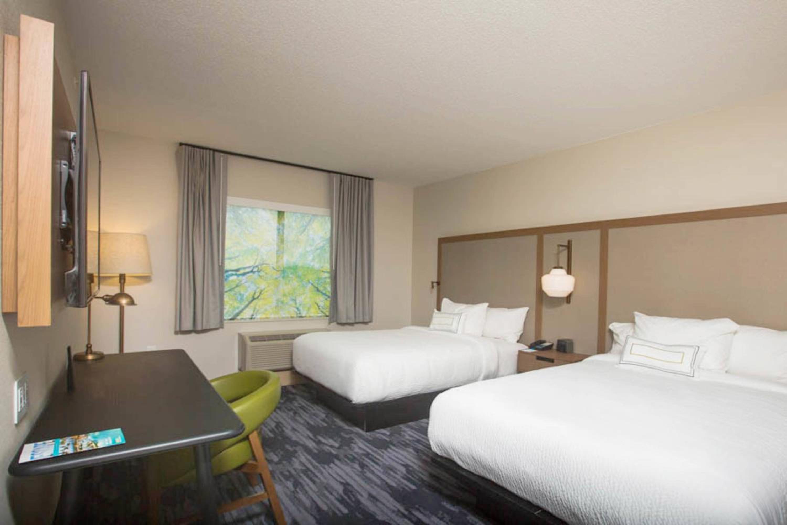 Queen Room with Two Queen Beds and Bathtub - Mobility Access/Hearing Accessible