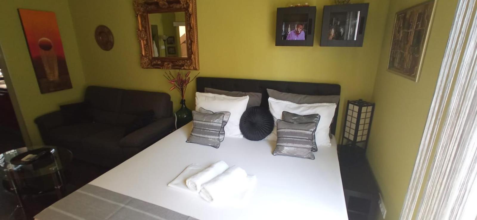 One-Bedroom Apartment - Photo 38