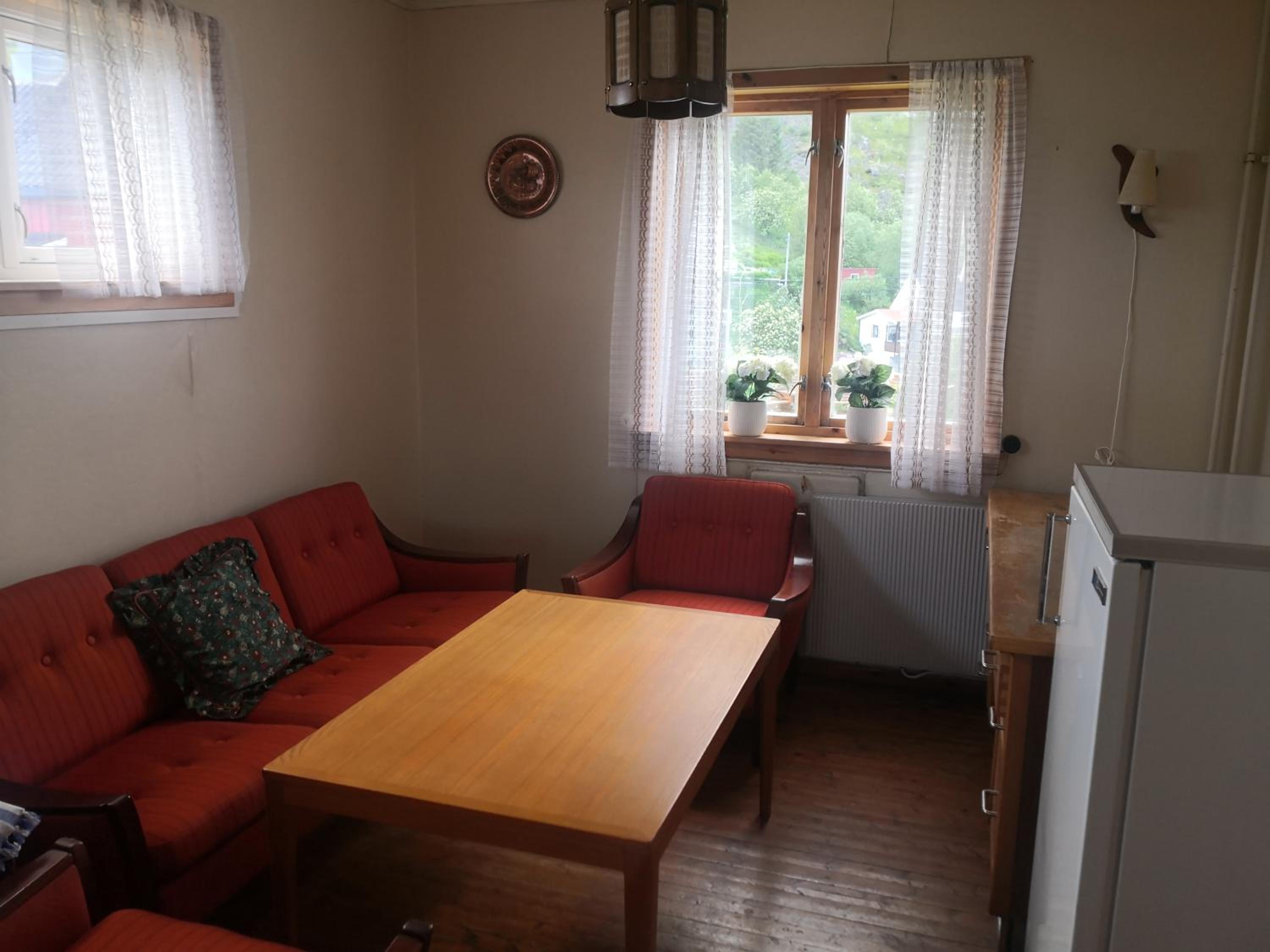Four-Bedroom House - Photo 18