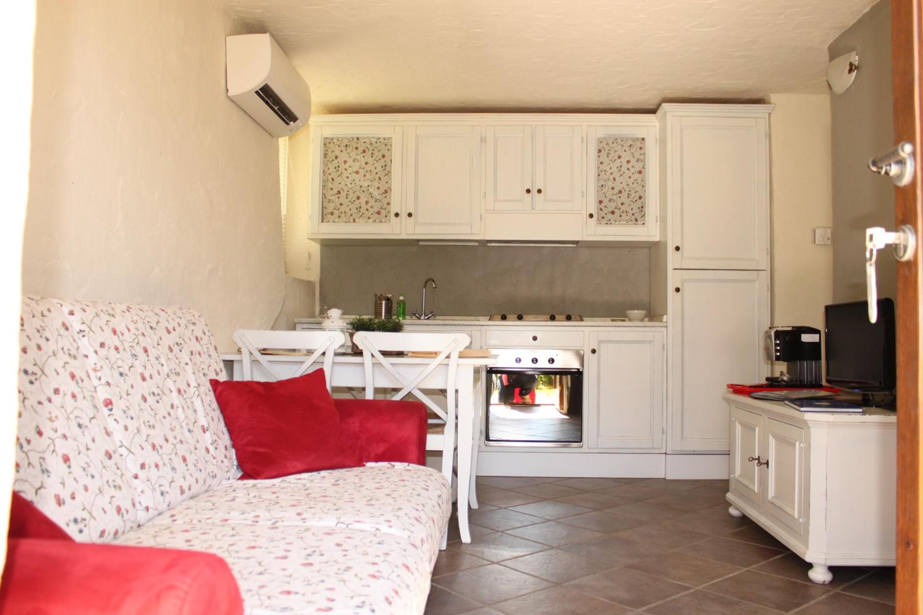 Apartment - Ground Floor photo 2