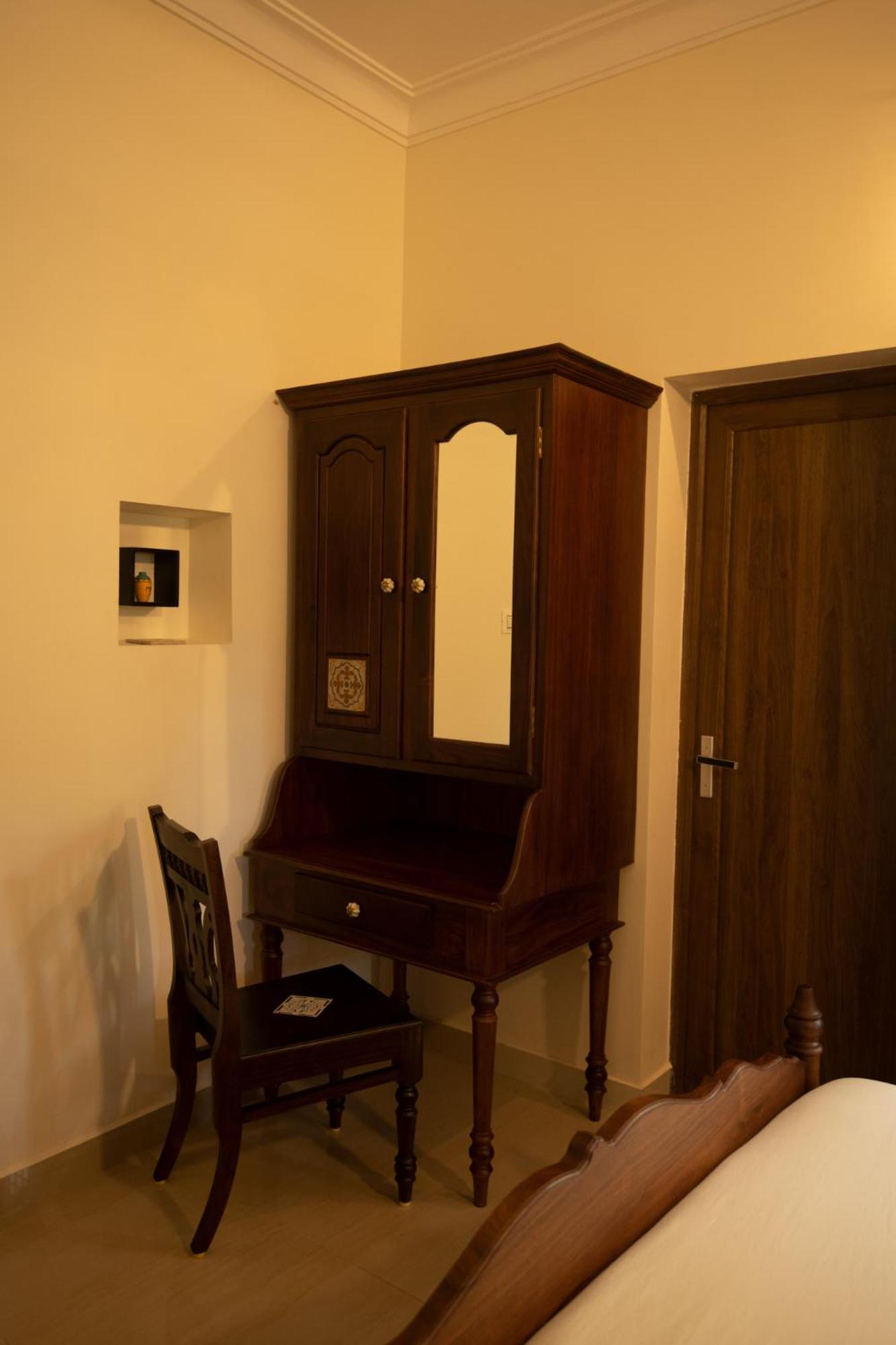 Deluxe Double Room with Balcony photo 1